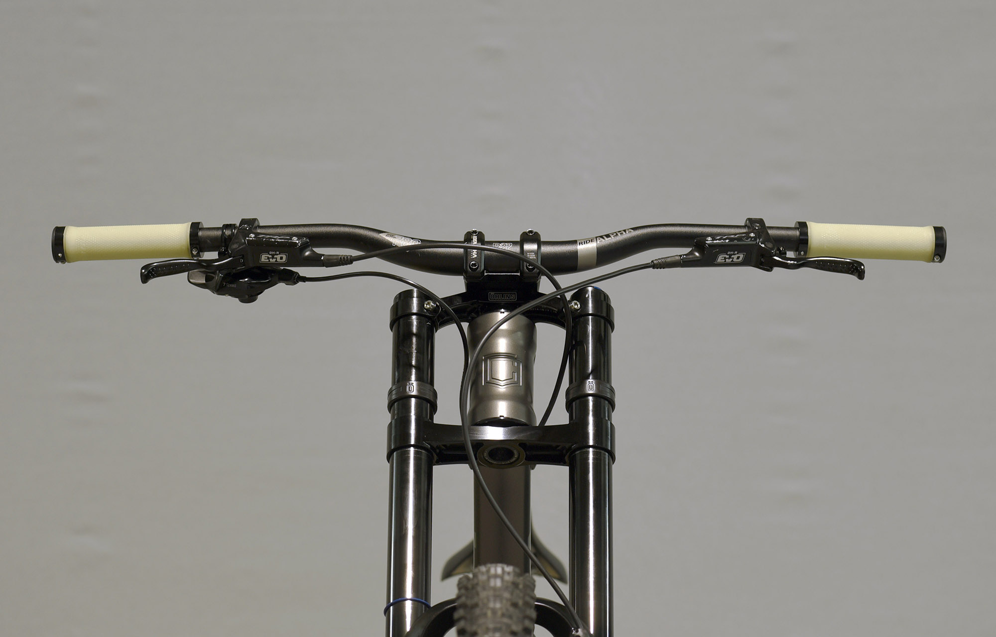 COMMENCAL SUPREME DH V5 OHLINS EDITION DARK SLATE - M (23150702) image number null