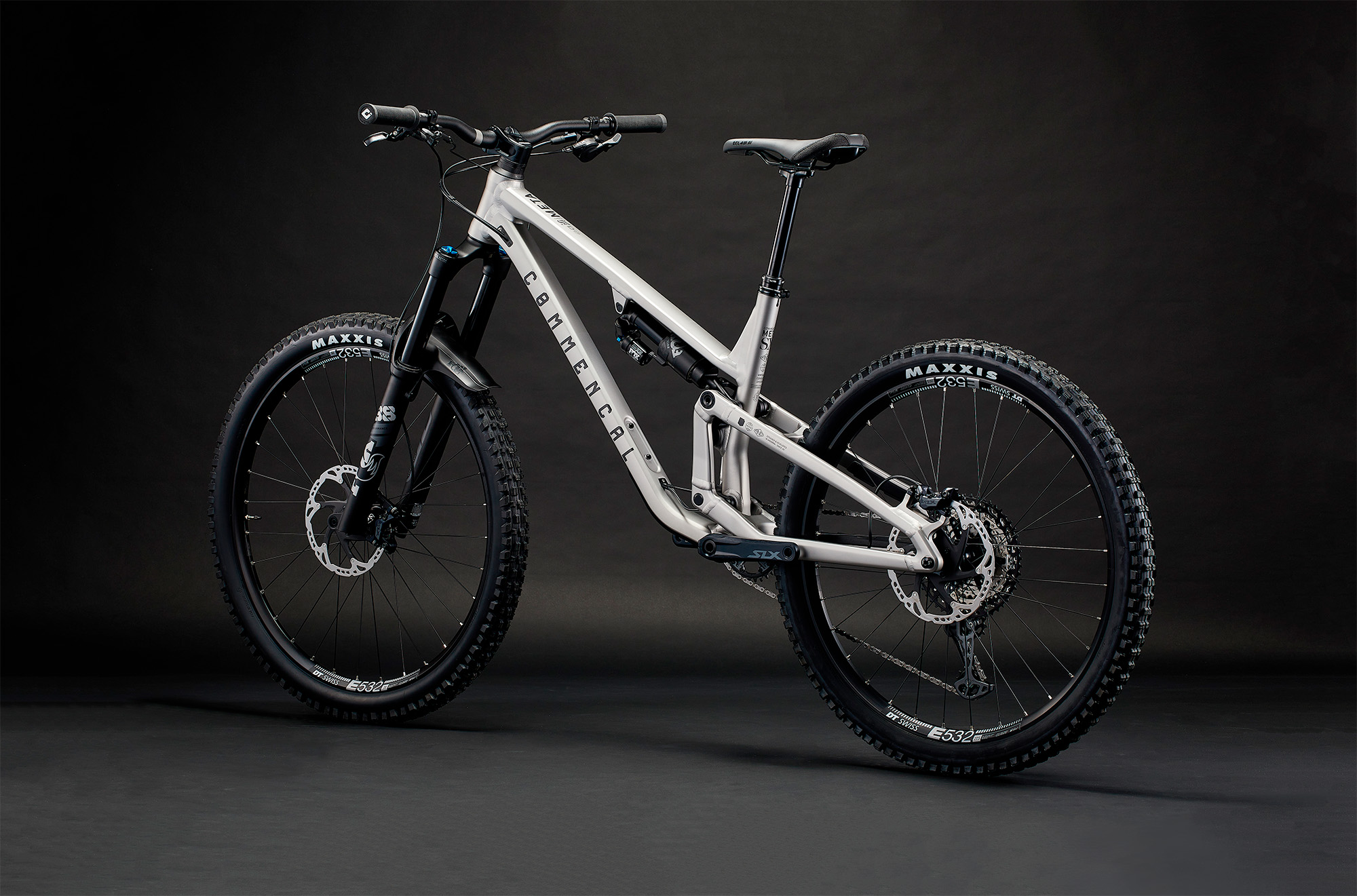 COMMENCAL META SX V5 ESSENTIAL SILVER image number null