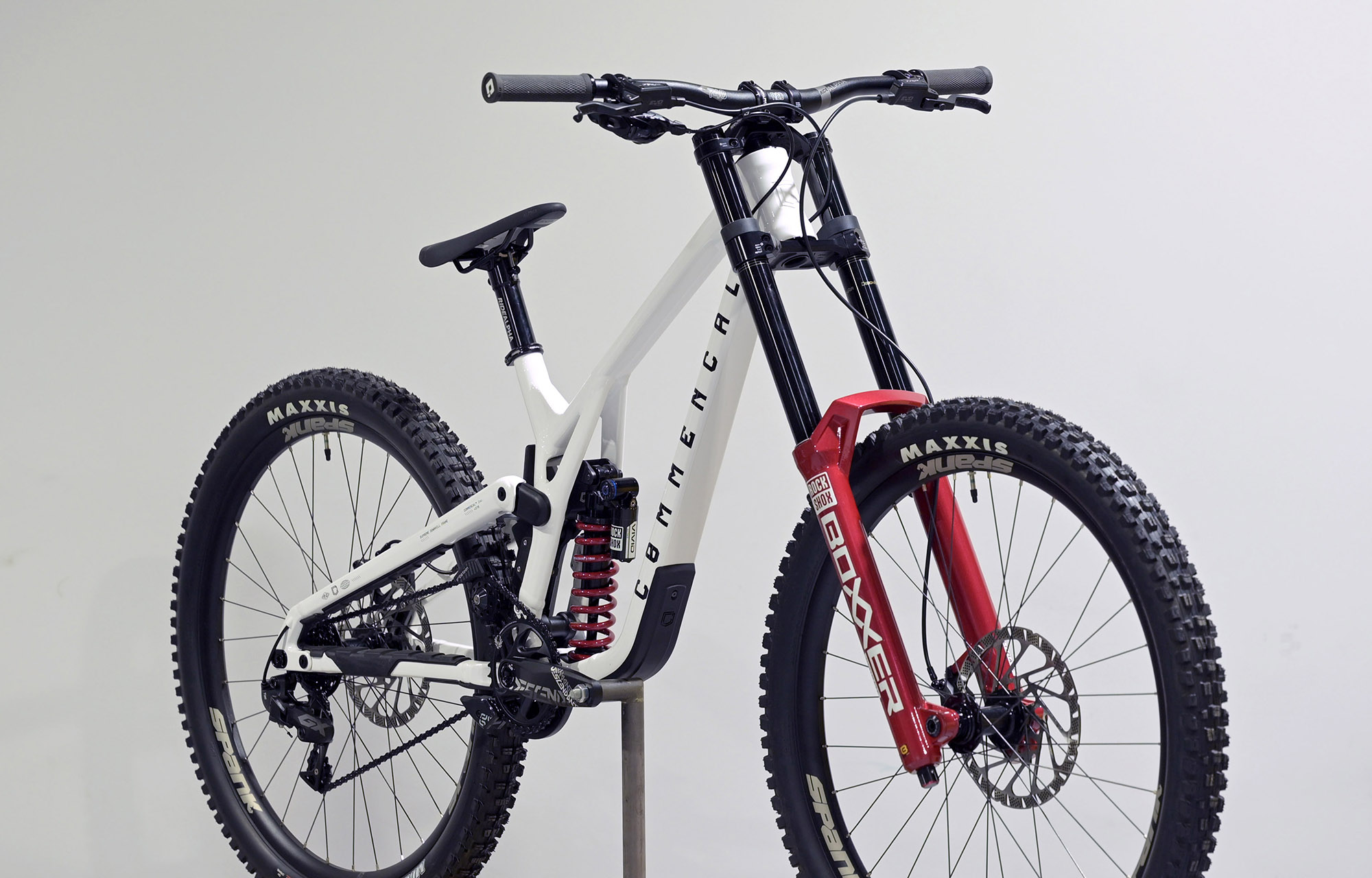 COMMENCAL SUPREME DH V5 XS PURE WHITE - (25174100) image cover number large 2