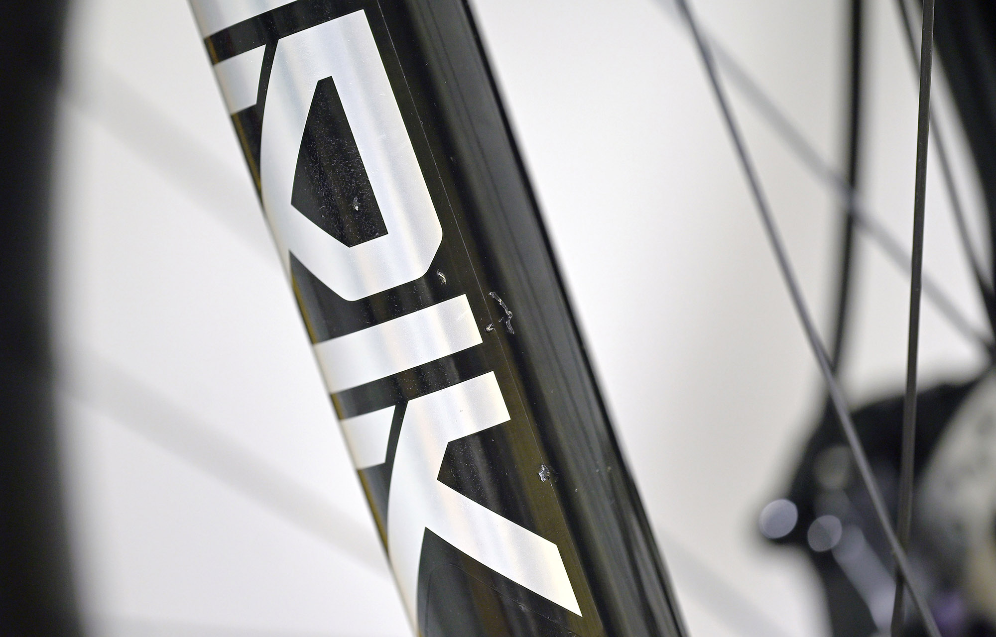 COMMENCAL META V5 RACE SPARKLY BLUE - XL (23121304) image cover number large 9