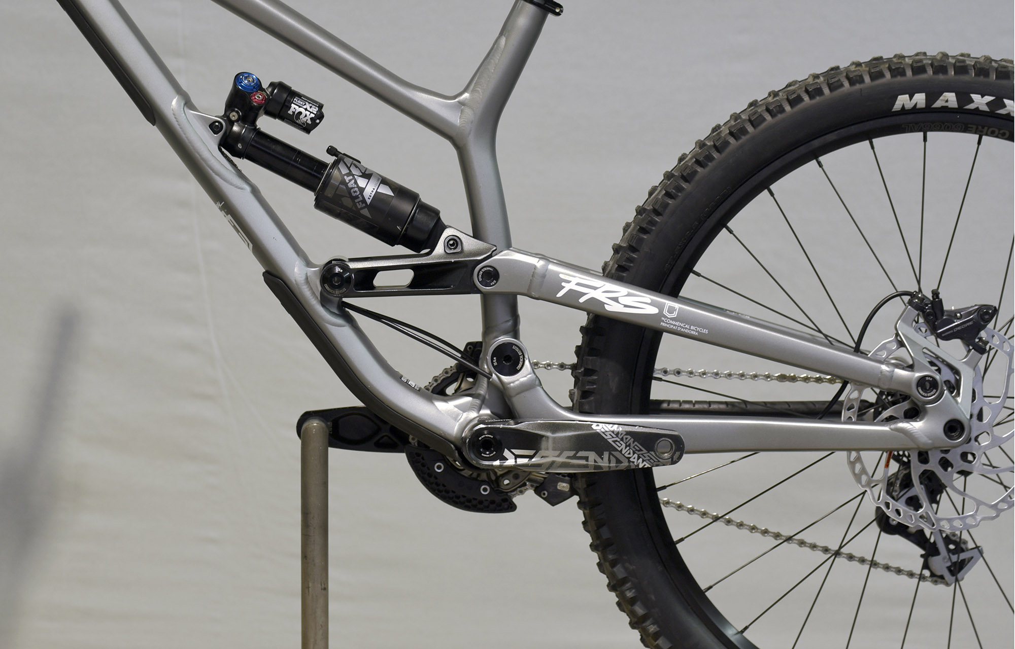 COMMENCAL FRS ESSENTIAL GREY - M (21151002) image number null