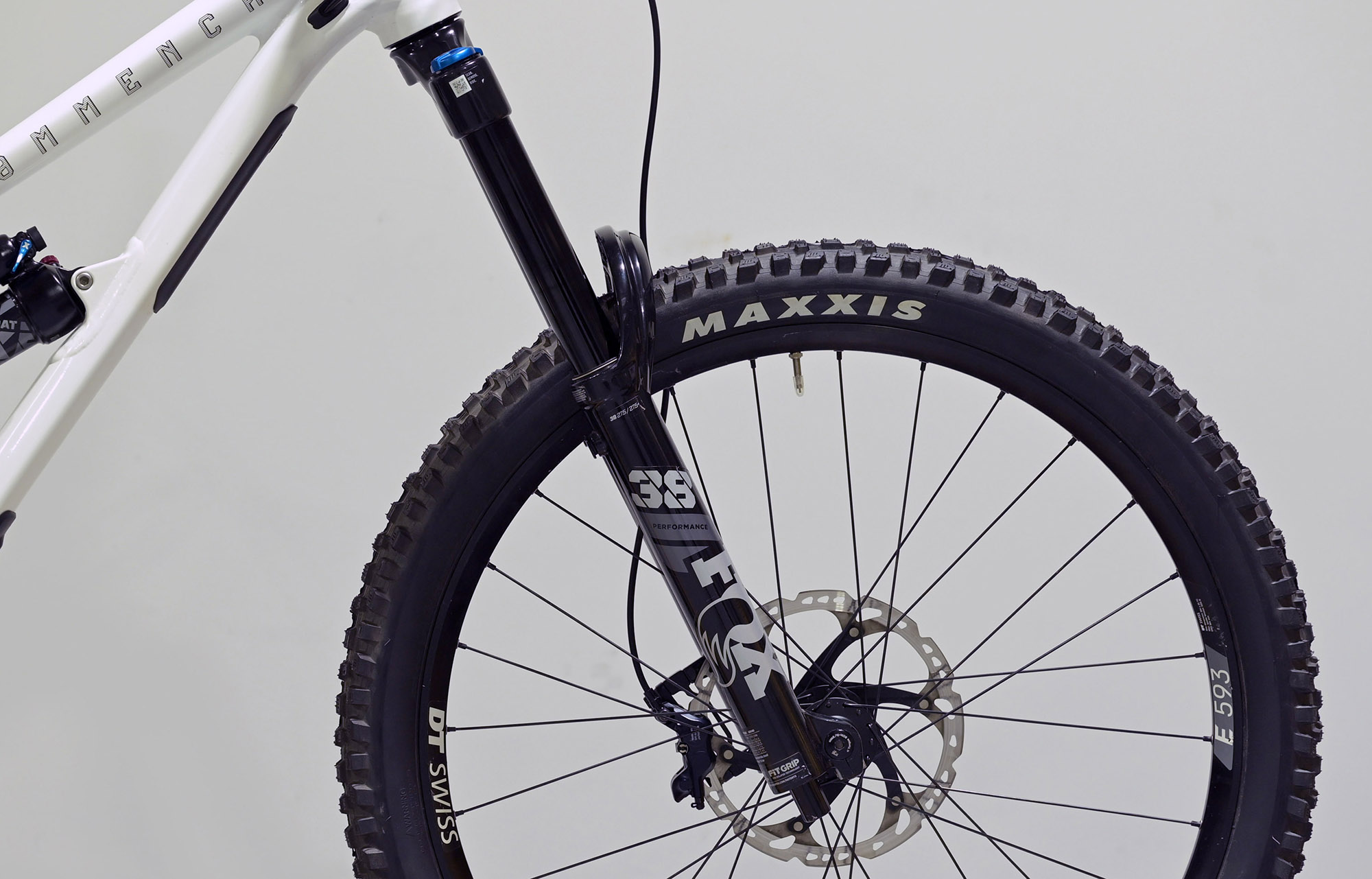 COMMENCAL CLASH ESSENTIAL PURE WHITE - S (24135601) image cover number large 1