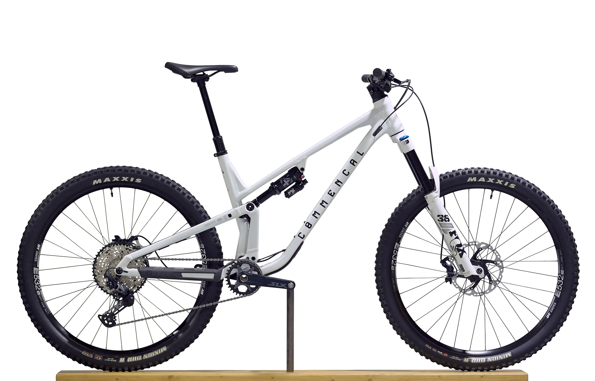 COMMENCAL META V5 ESSENTIAL PURE WHITE - XL (23121204) image number null
