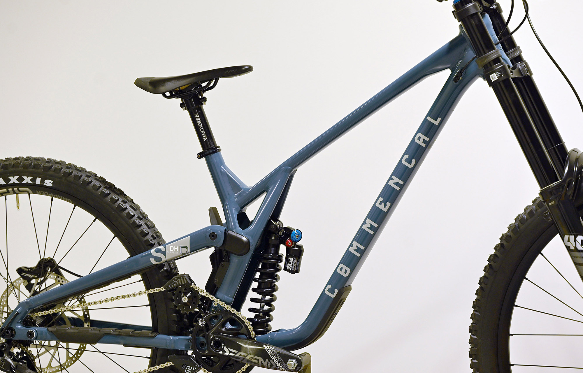 COMMENCAL SUPREME DH V5 ESSENTIAL AQUA BLUE - L (23150103) image number null