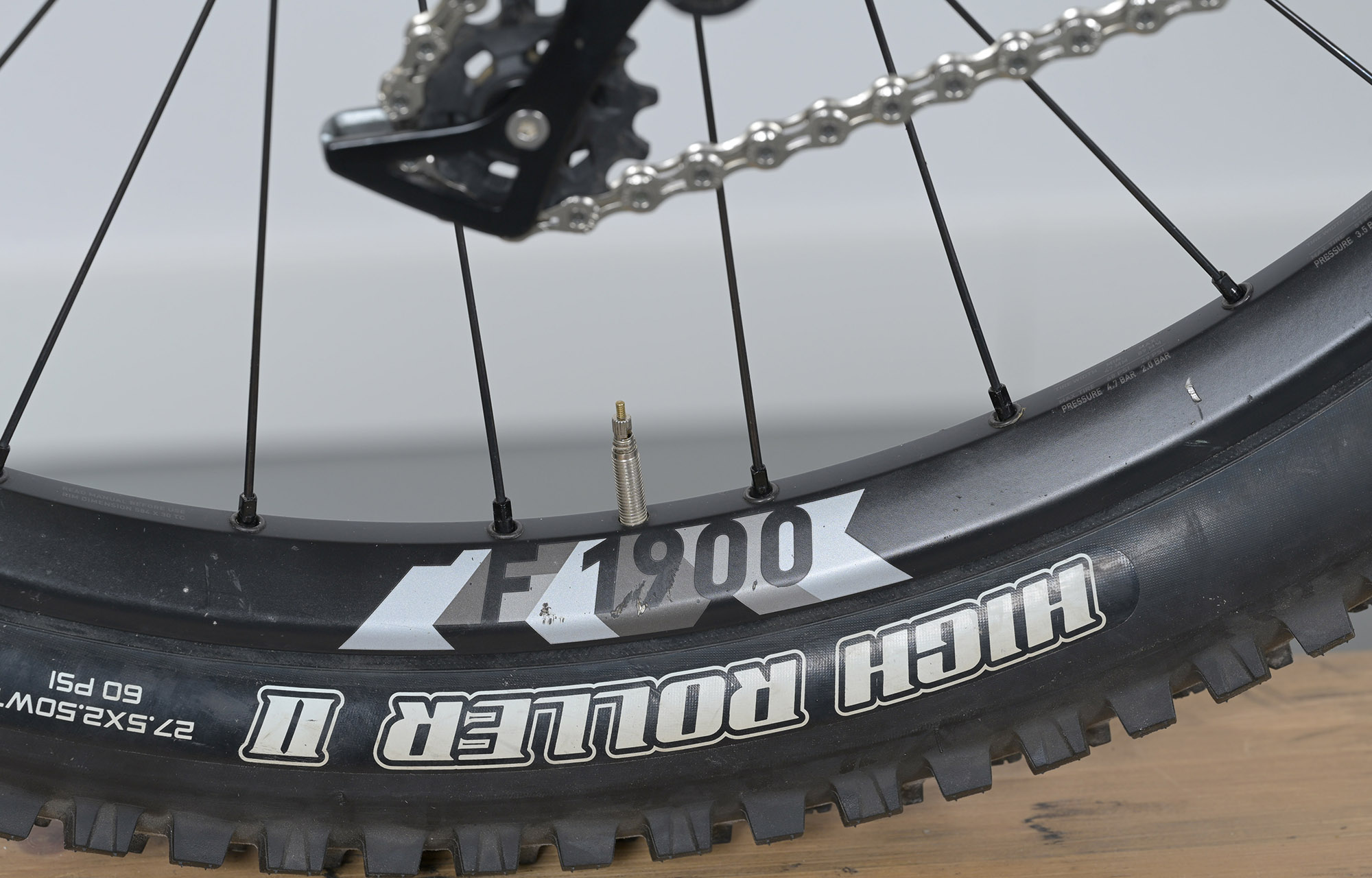 COMMENCAL SUPREME DH V5 ROCKSHOX PURE WHITE - M (24157102) image cover number large 5