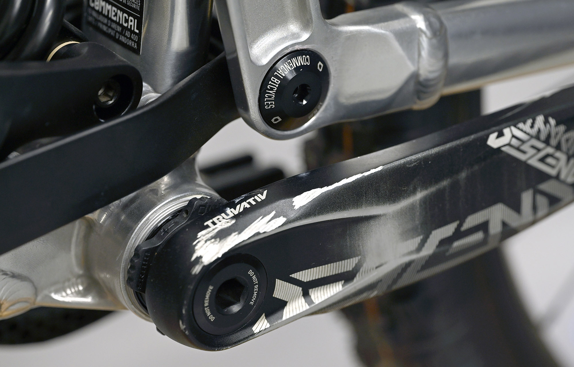 COMMENCAL SUPREME DH V4 RACE HIGH POLISHED - S (22150101) image number null
