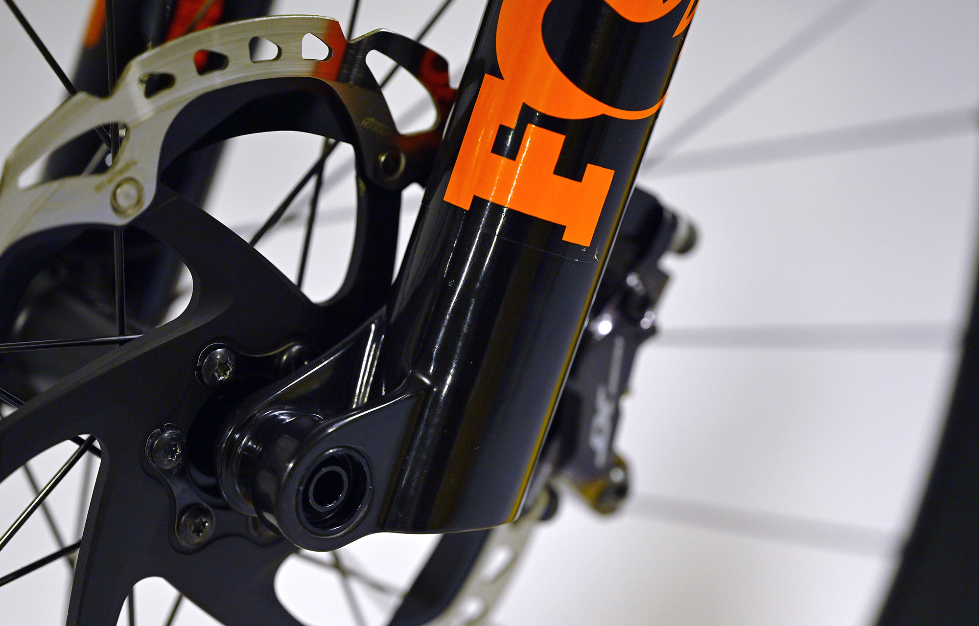 COMMENCAL META SX V5 SIGNATURE CLEAR SILVER - L (23131903) image cover number large 12