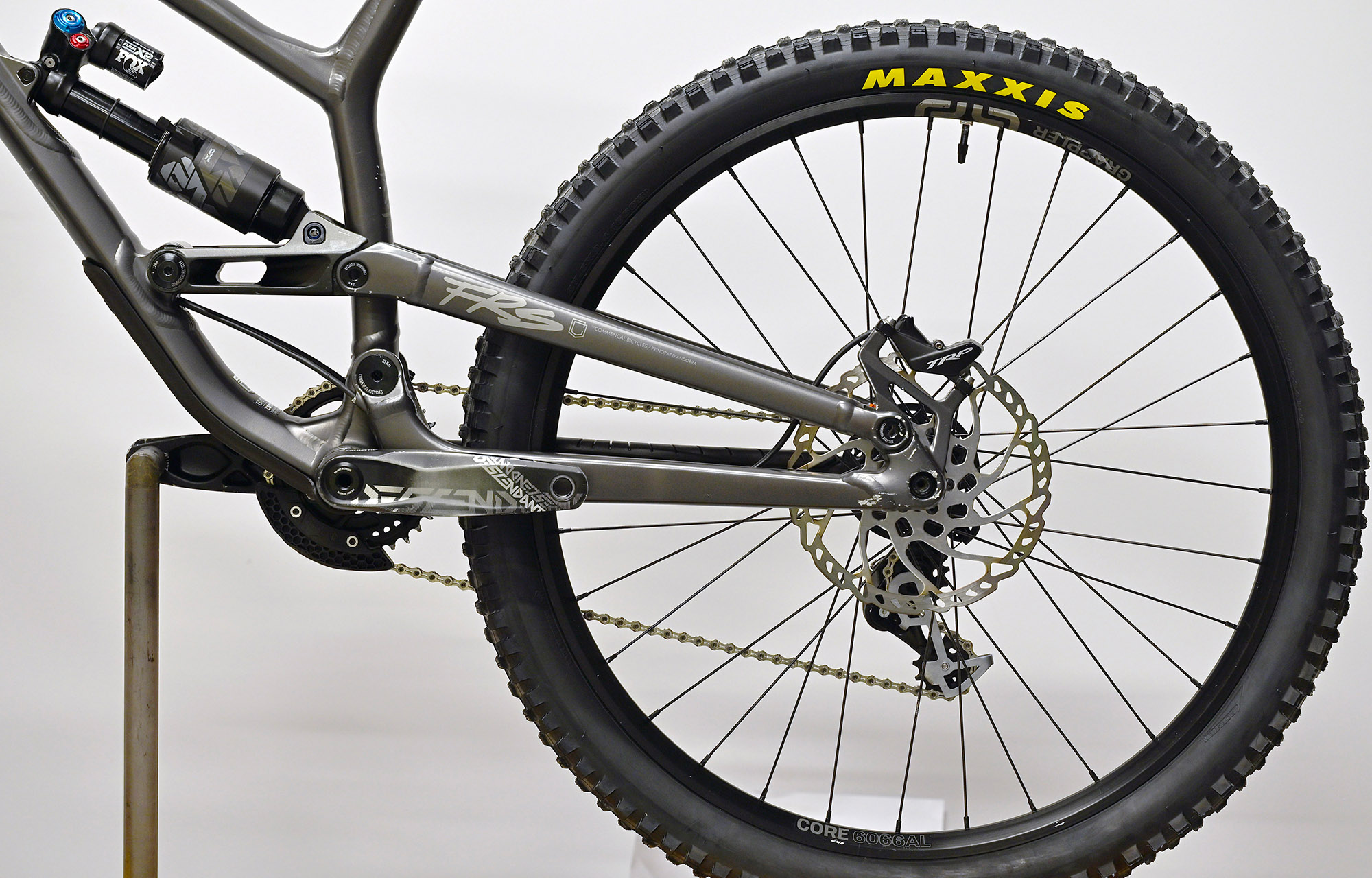 COMMENCAL FRS ESSENTIAL DARK SLATE - L (22150503) image number null