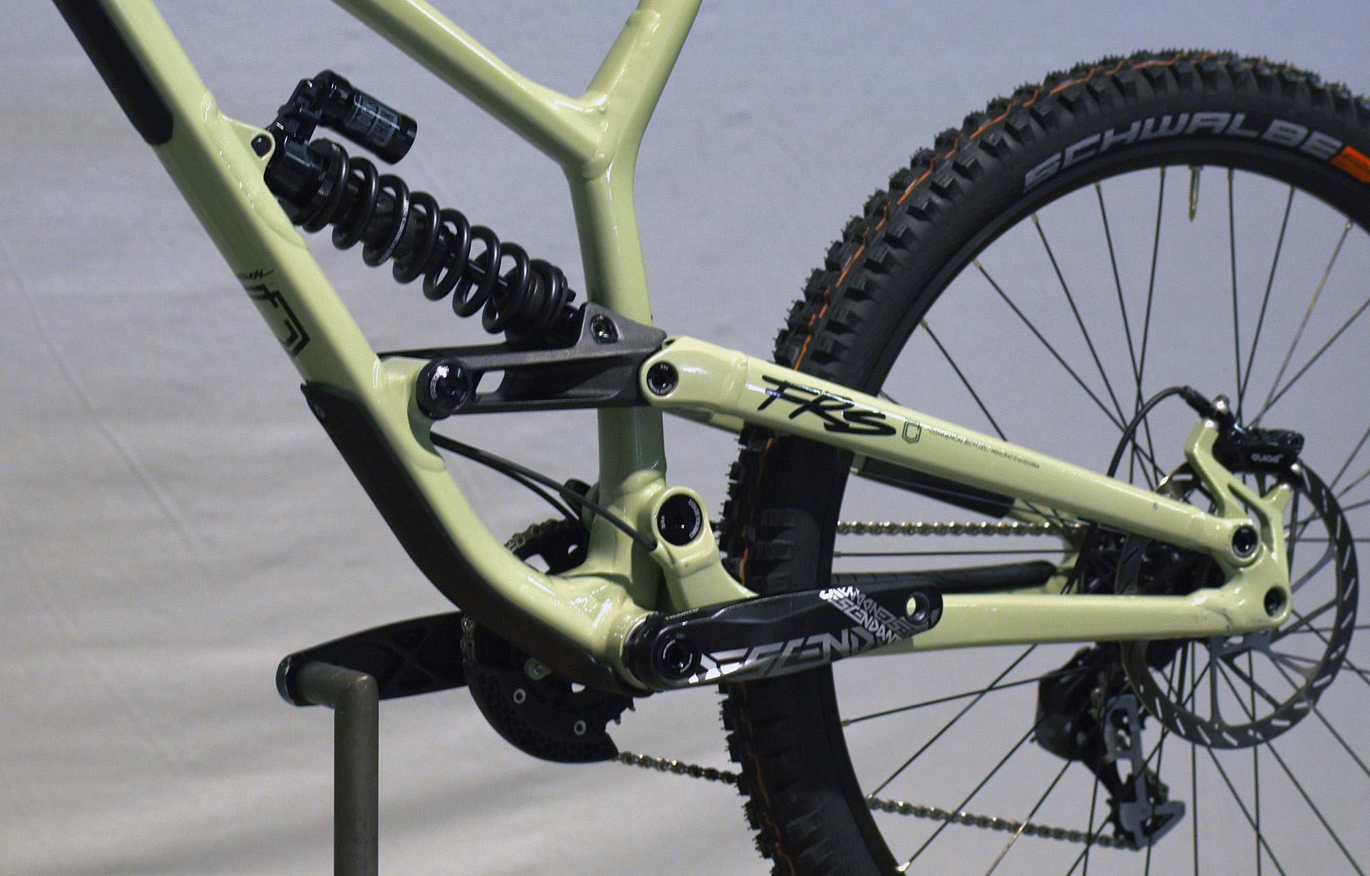 COMMENCAL FRS RIDE HERITAGE GREEN - M (22150402) image number null