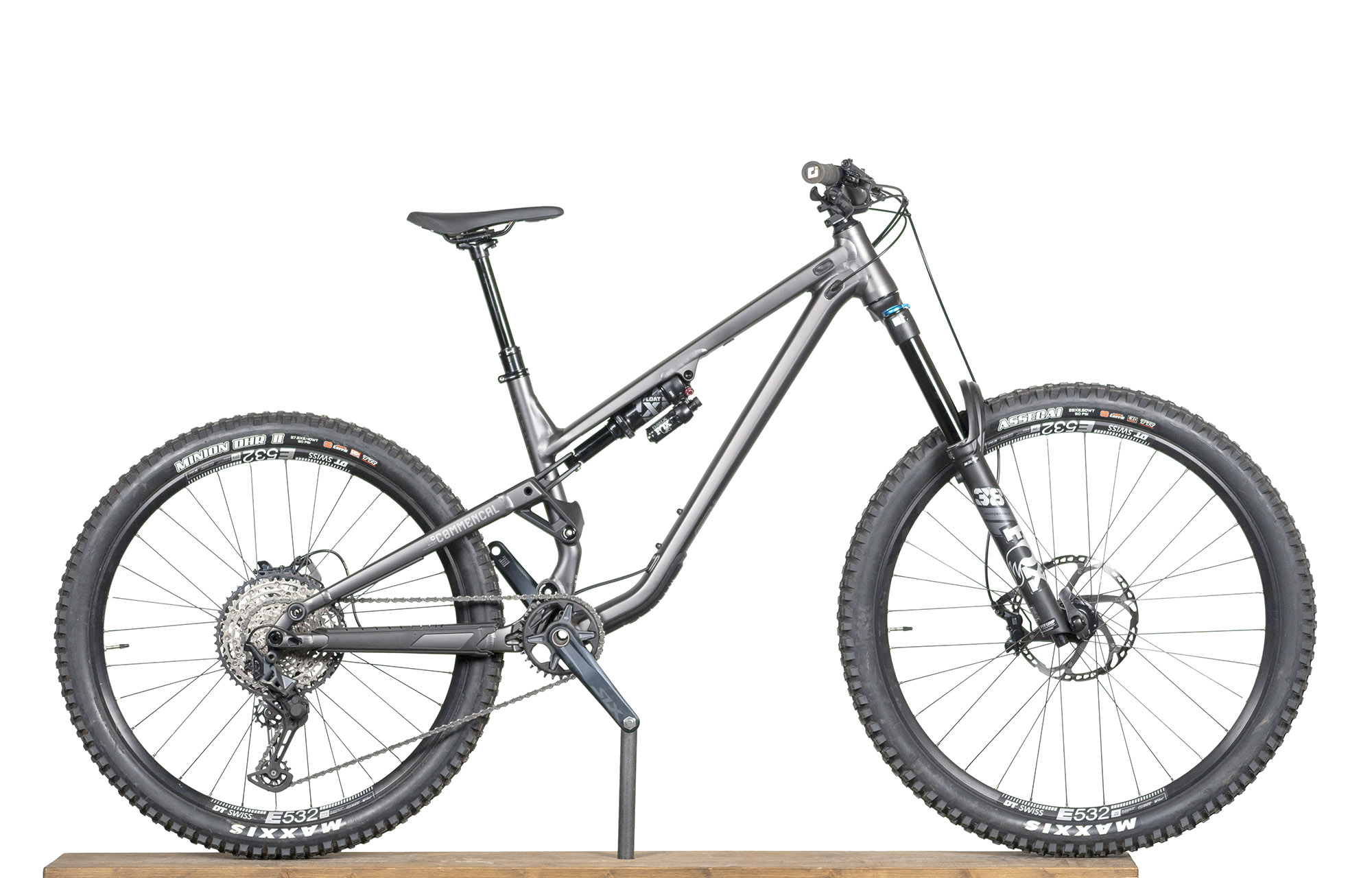 COMMENCAL META SX V4 ESSENTIAL DARK SLATE - M (22135402) image number null