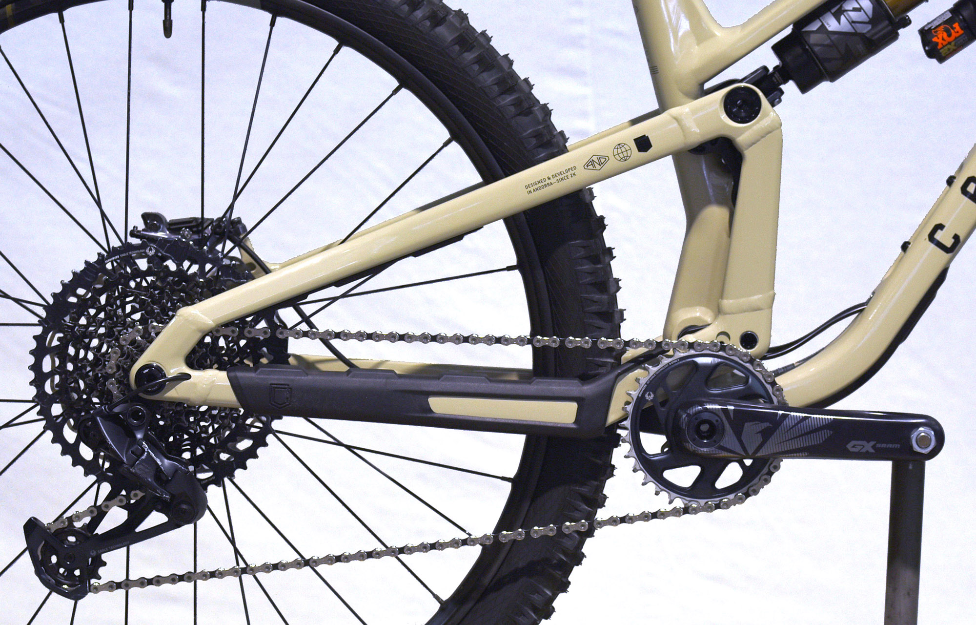 COMMENCAL META V5 CHALK [COMMENCAL TEAM] ALC - M (23100051) image number null