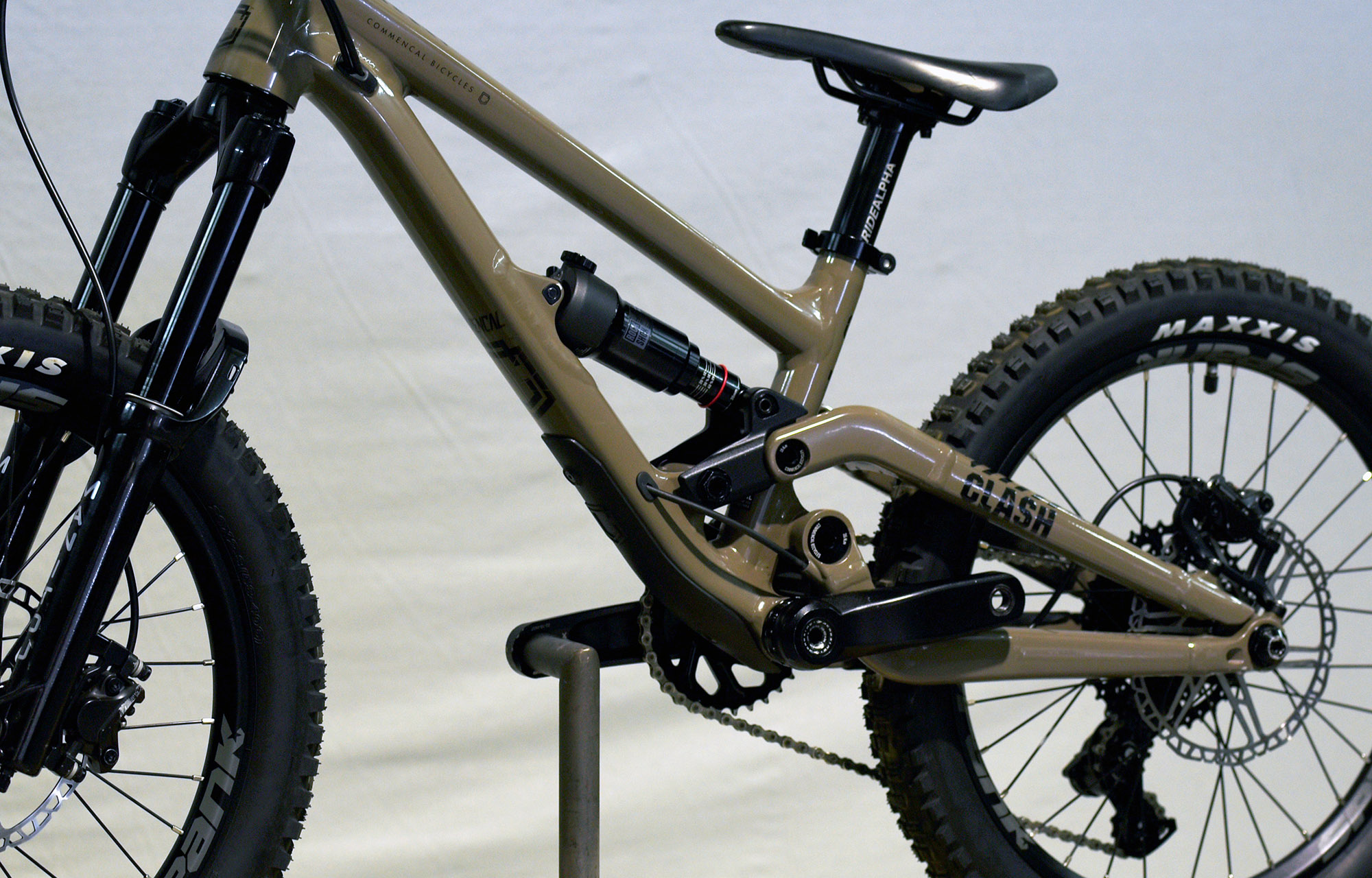 COMMENCAL CLASH 20 V1 DIRT - 20 (21175000) image number null