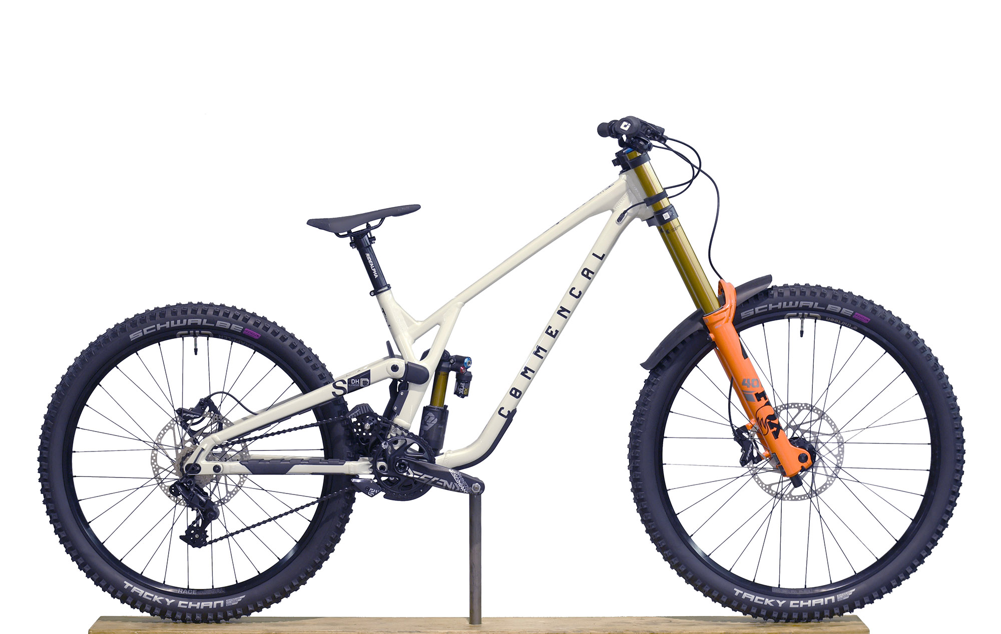COMMENCAL SUPREME DH V5 SIGNATURE CLEAR SILVER - L (23151303) image number null