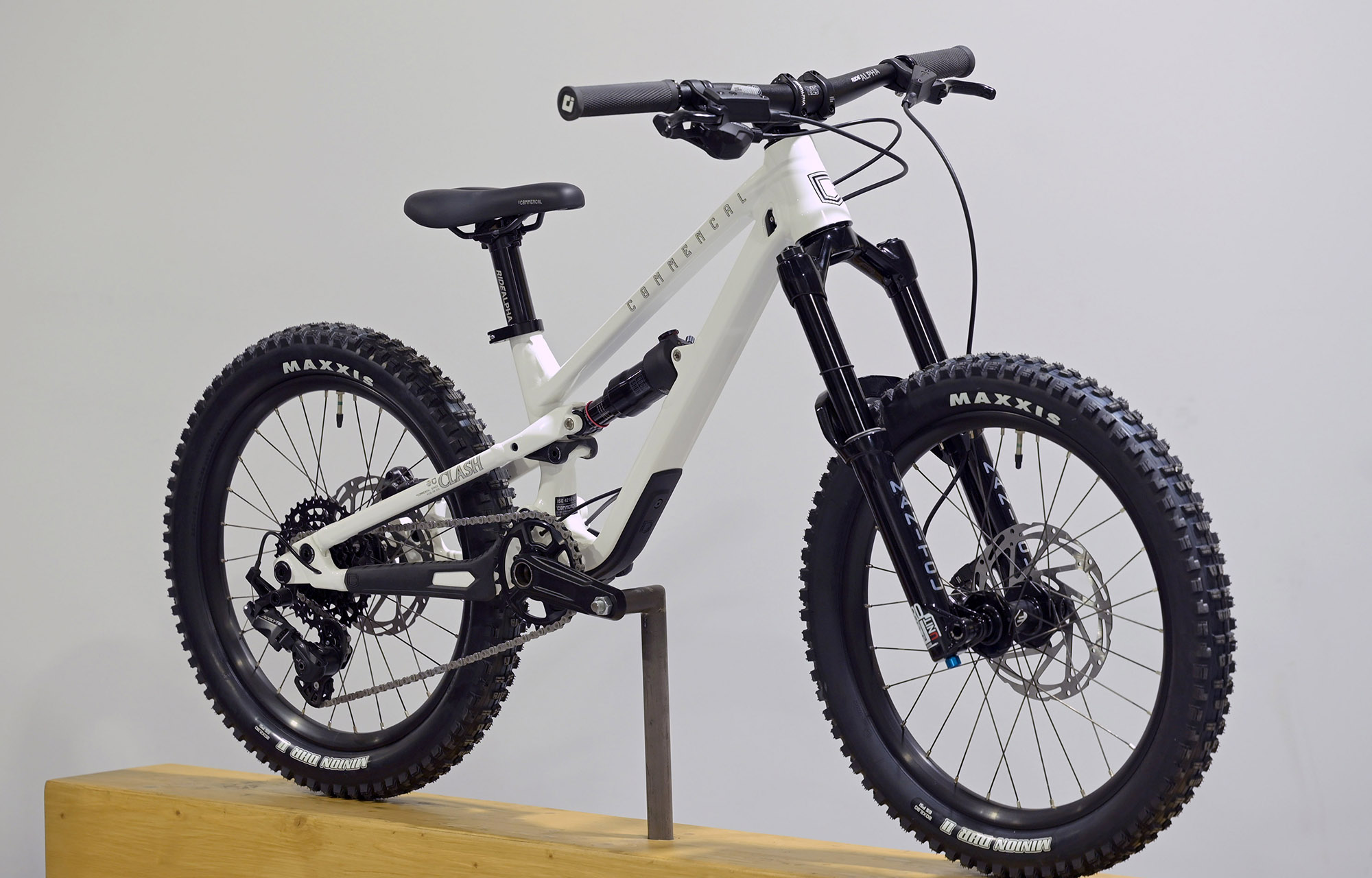 COMMENCAL CLASH 20 PURE WHITE - (24177200) image cover number large 2