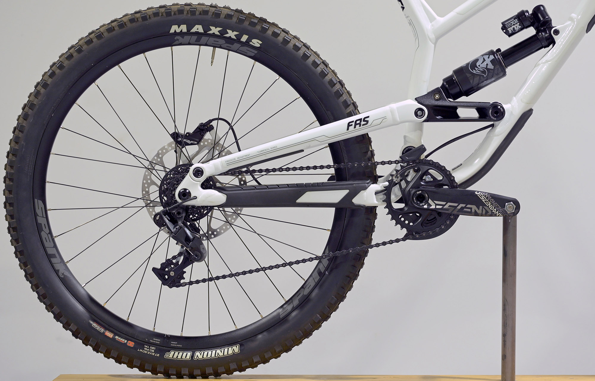 COMMENCAL FRS ESSENTIAL PURE WHITE - M (23150502) image cover number large 0