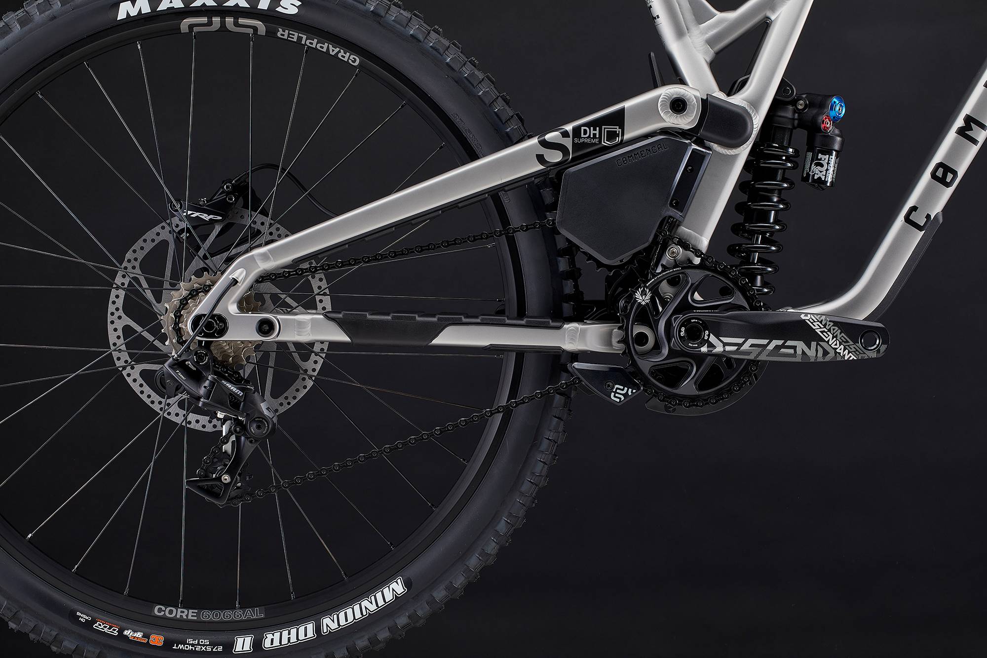 COMMENCAL SUPREME DH V5 ESSENTIAL SILVER image number null