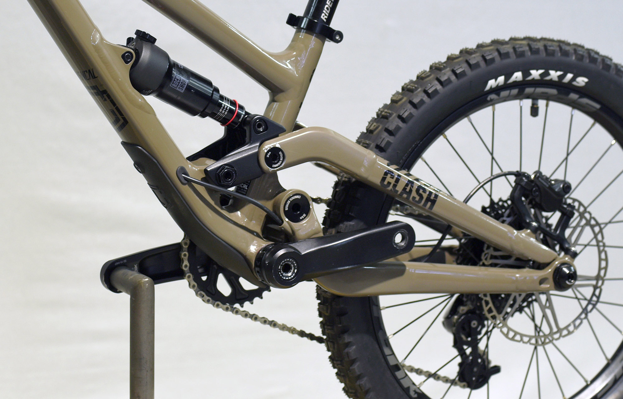 COMMENCAL CLASH 20 V1 DIRT - 20 (21175000) image number null