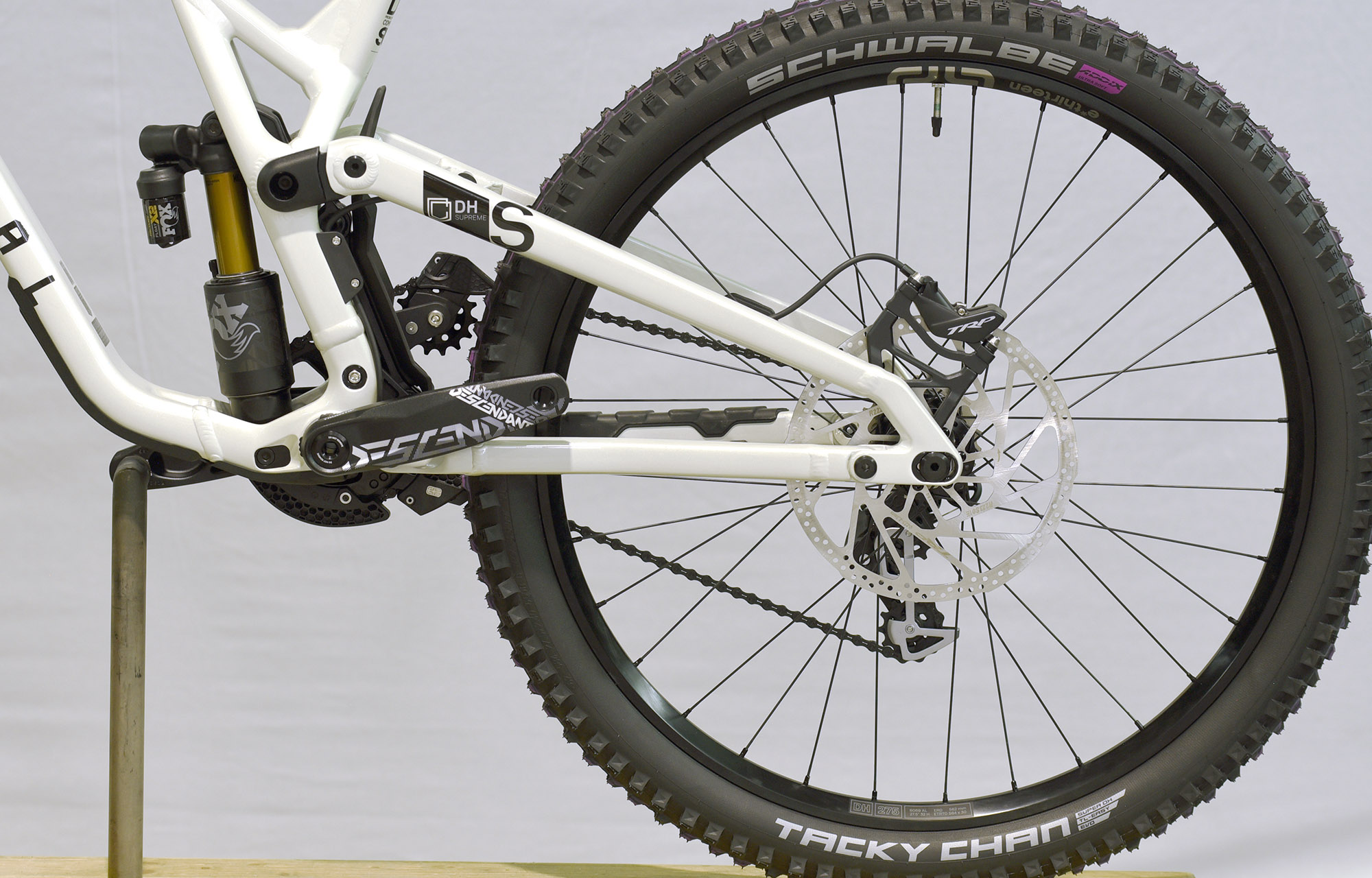COMMENCAL SUPREME DH V5 SIGNATURE CLEAR SILVER - L (23151303) image number null