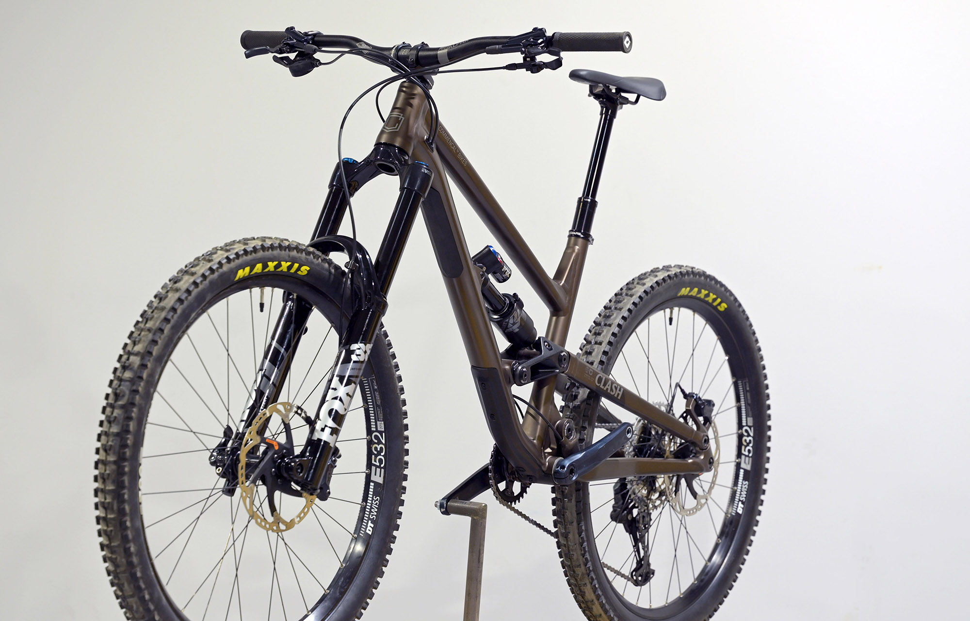 COMMENCAL CLASH ESSENTIAL FROZEN BROWN - M (22134502) image cover number large 4