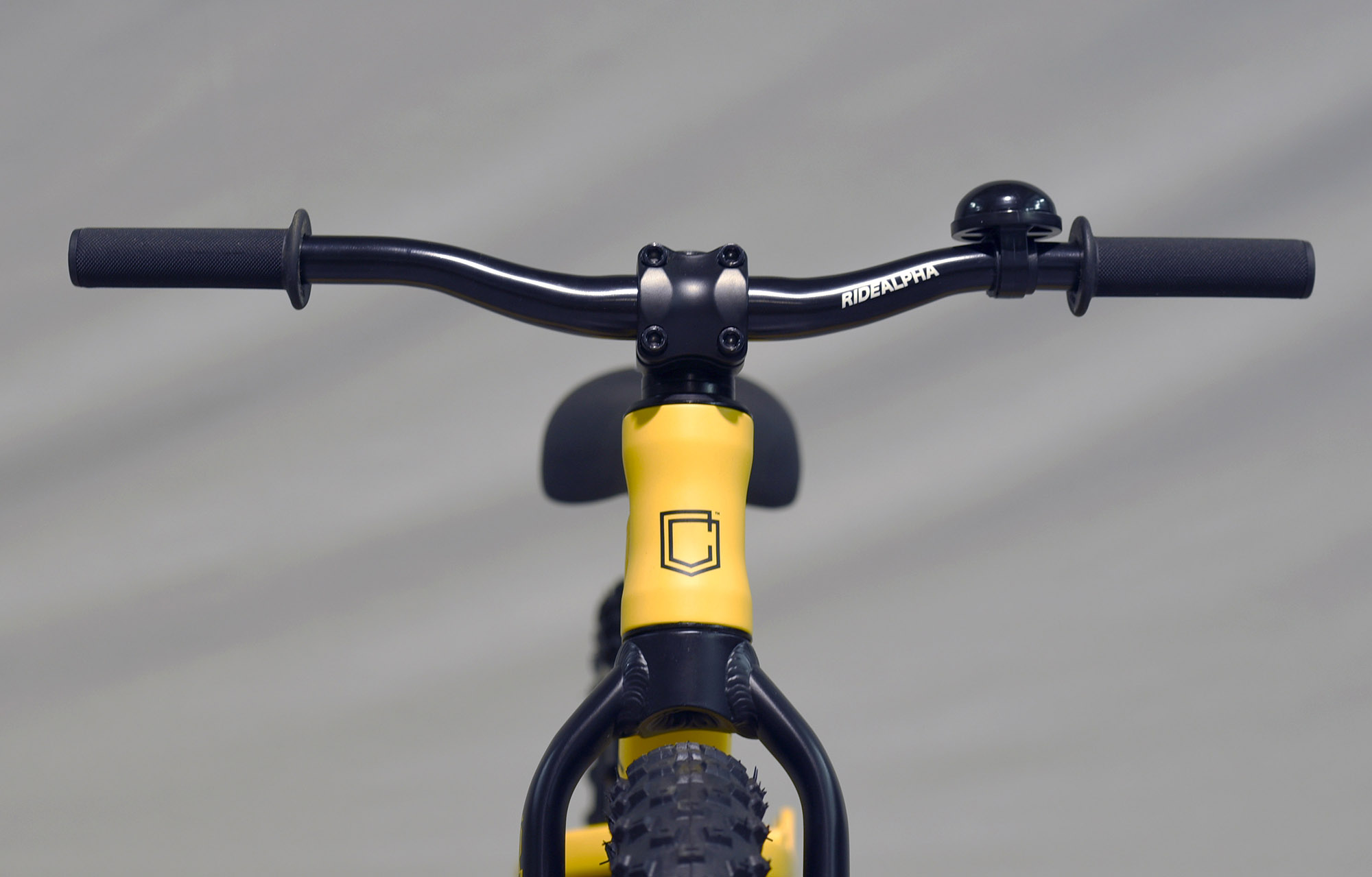 COMMENCAL RAMONES 12 PUSH BIKE OHLINS YELLOW - (23177801) image number null