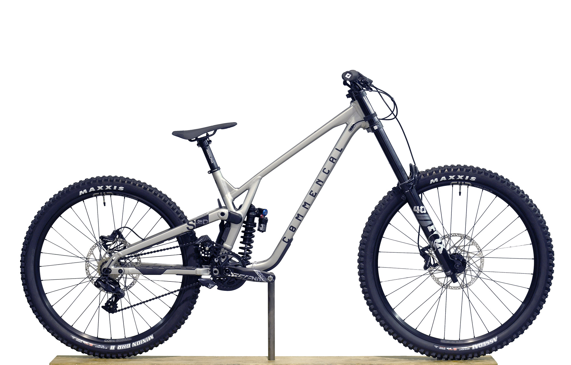 COMMENCAL SUPREME DH V5 ESSENTIAL SILVER - L (23150903) image number null