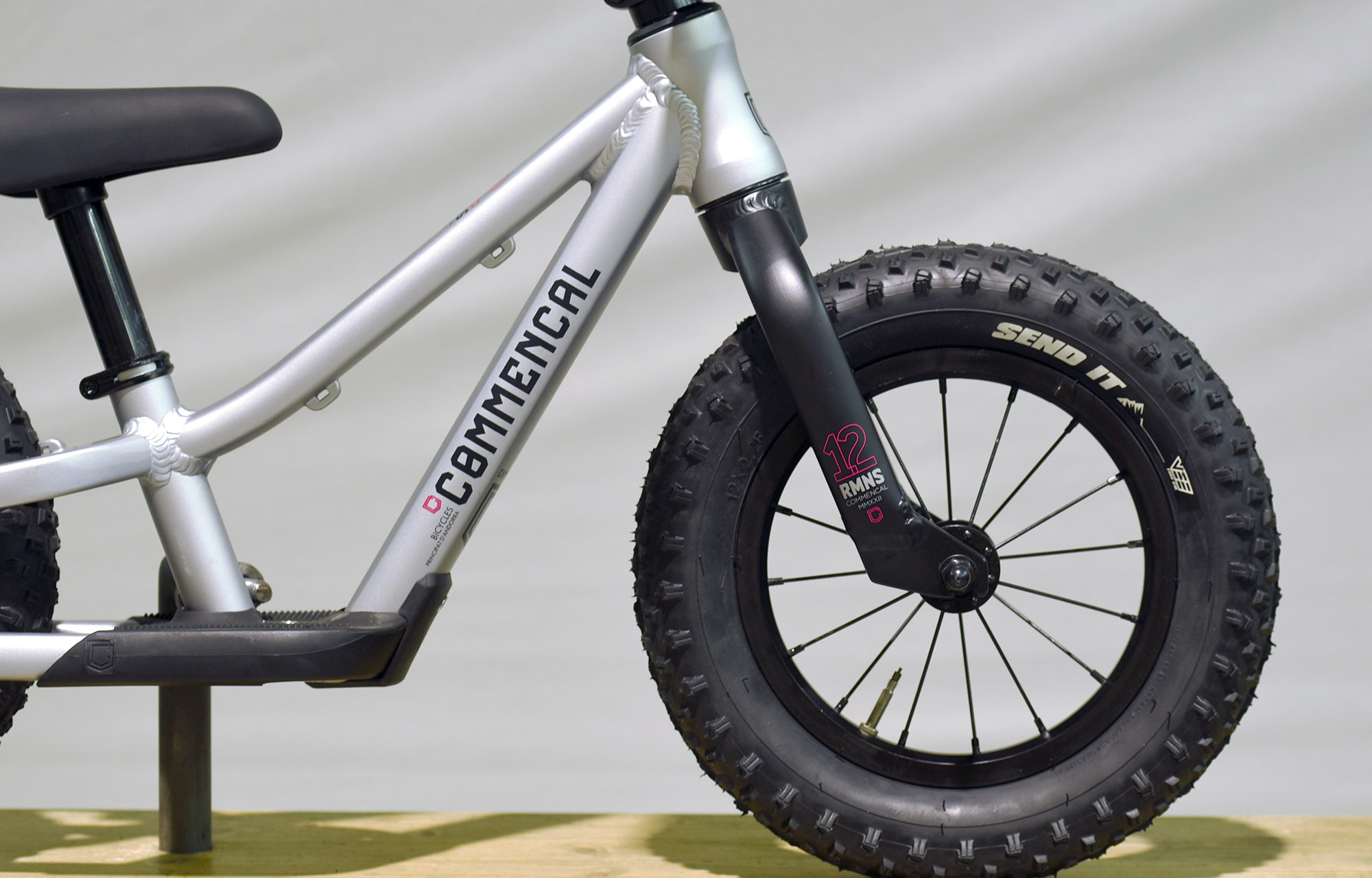 COMMENCAL RAMONES 12 PUSH BIKE SILVER - (22172600) image number null