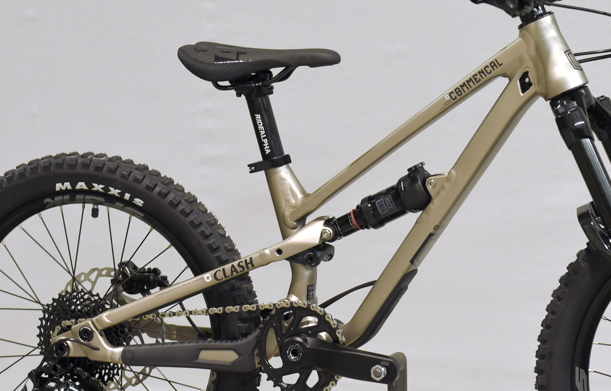 COMMENCAL CLASH 20 CHAMPAGNE - 20 (21175000) image number null