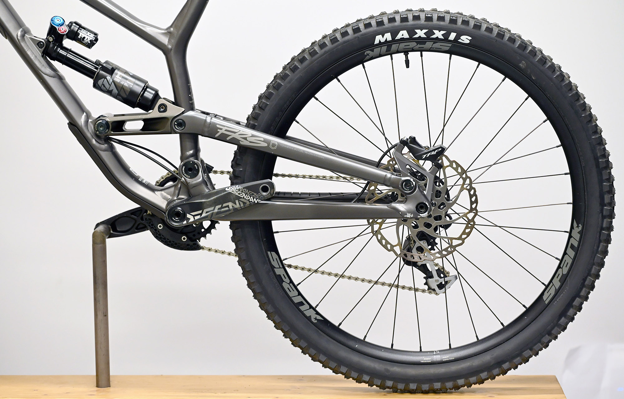 COMMENCAL FRS ESSENTIAL DARK SLATE - M (22150502) image number null