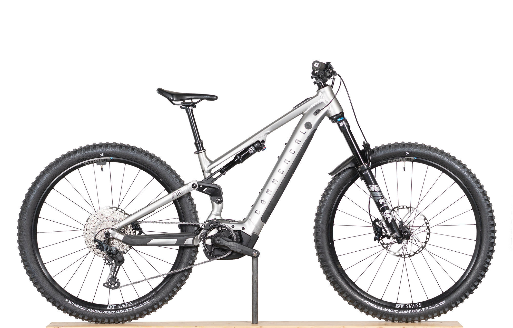 COMMENCAL META POWER TR BOSCH ESSENTIAL SILVER - S (22180201) 251m image number null