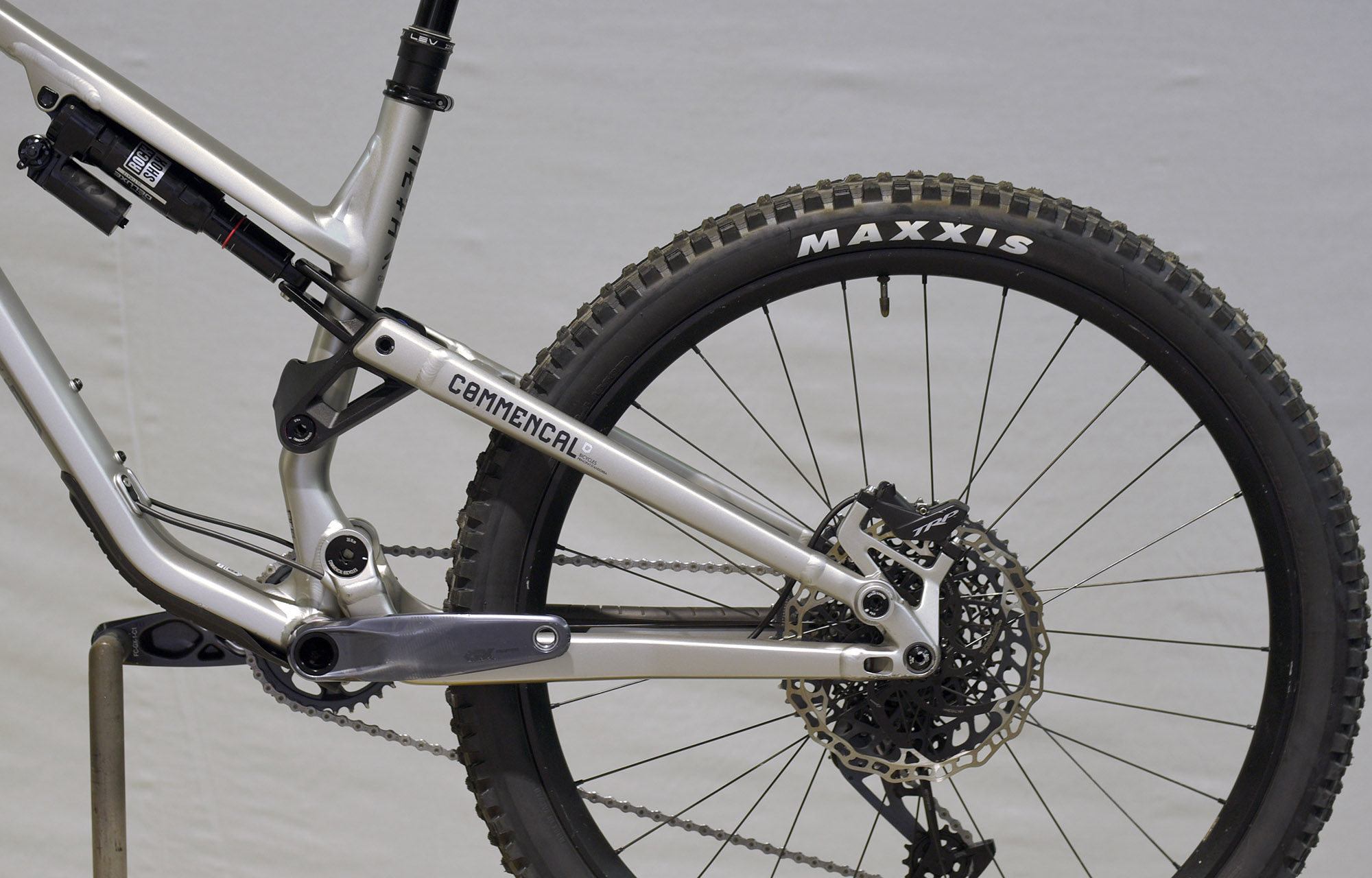 COMMENCAL META SX RACE SILVER - M (22130802) image number null
