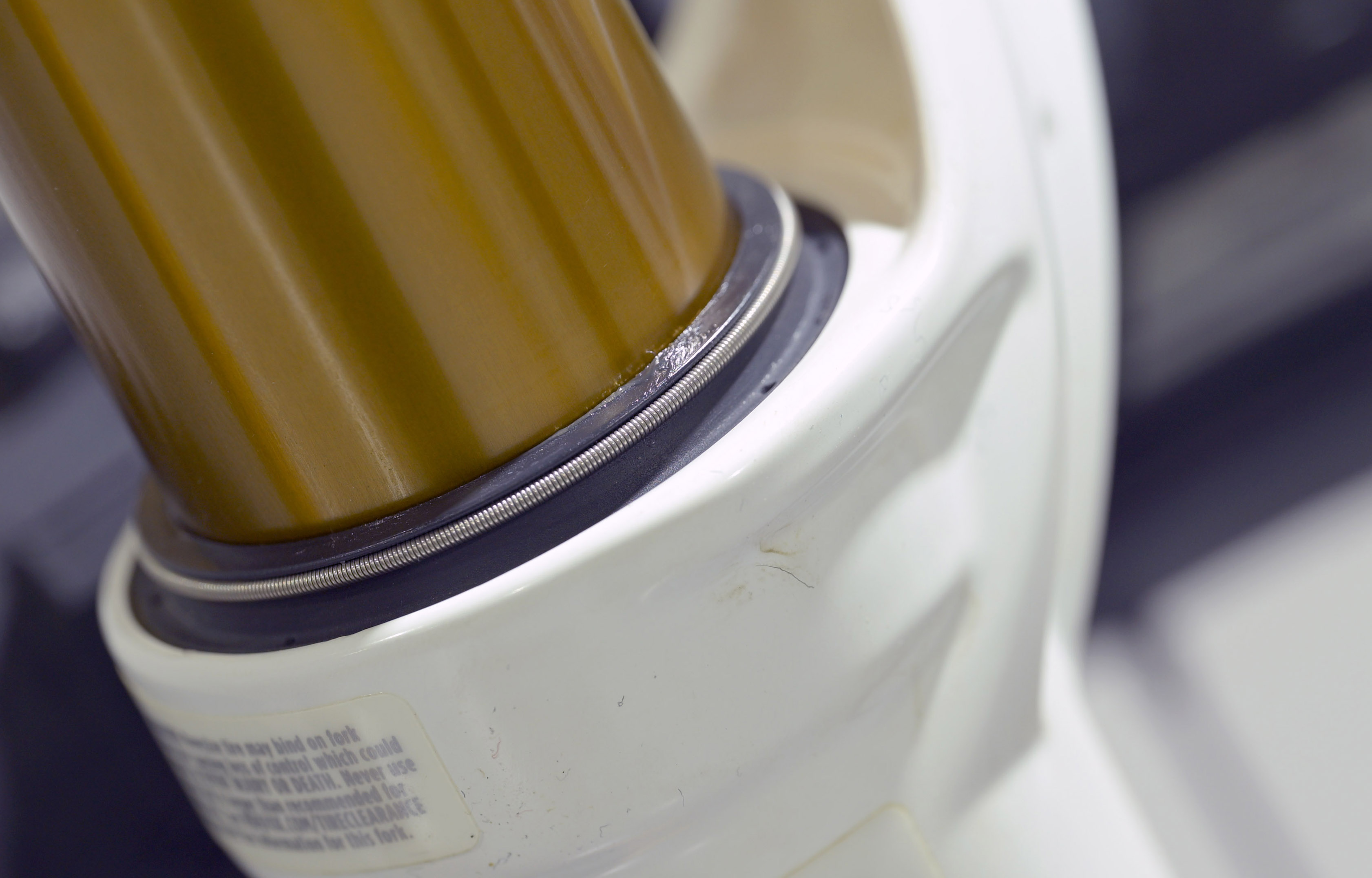 COMMENCAL SUPREME DH V5 SIGNATURE LTD PURE WHITE - L (23151003) image cover number large 9