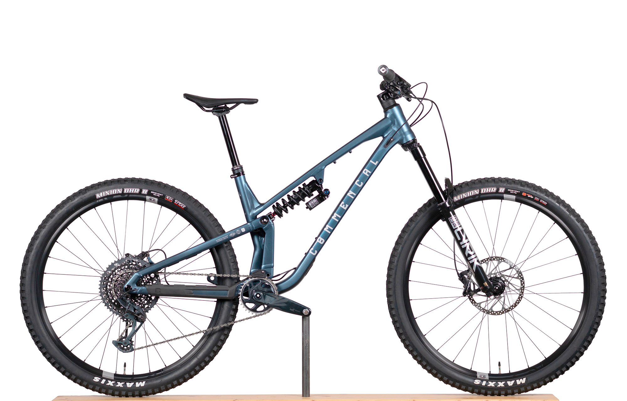 COMMENCAL META V5 RACE SPARKLY BLUE - M (23121302) image number null