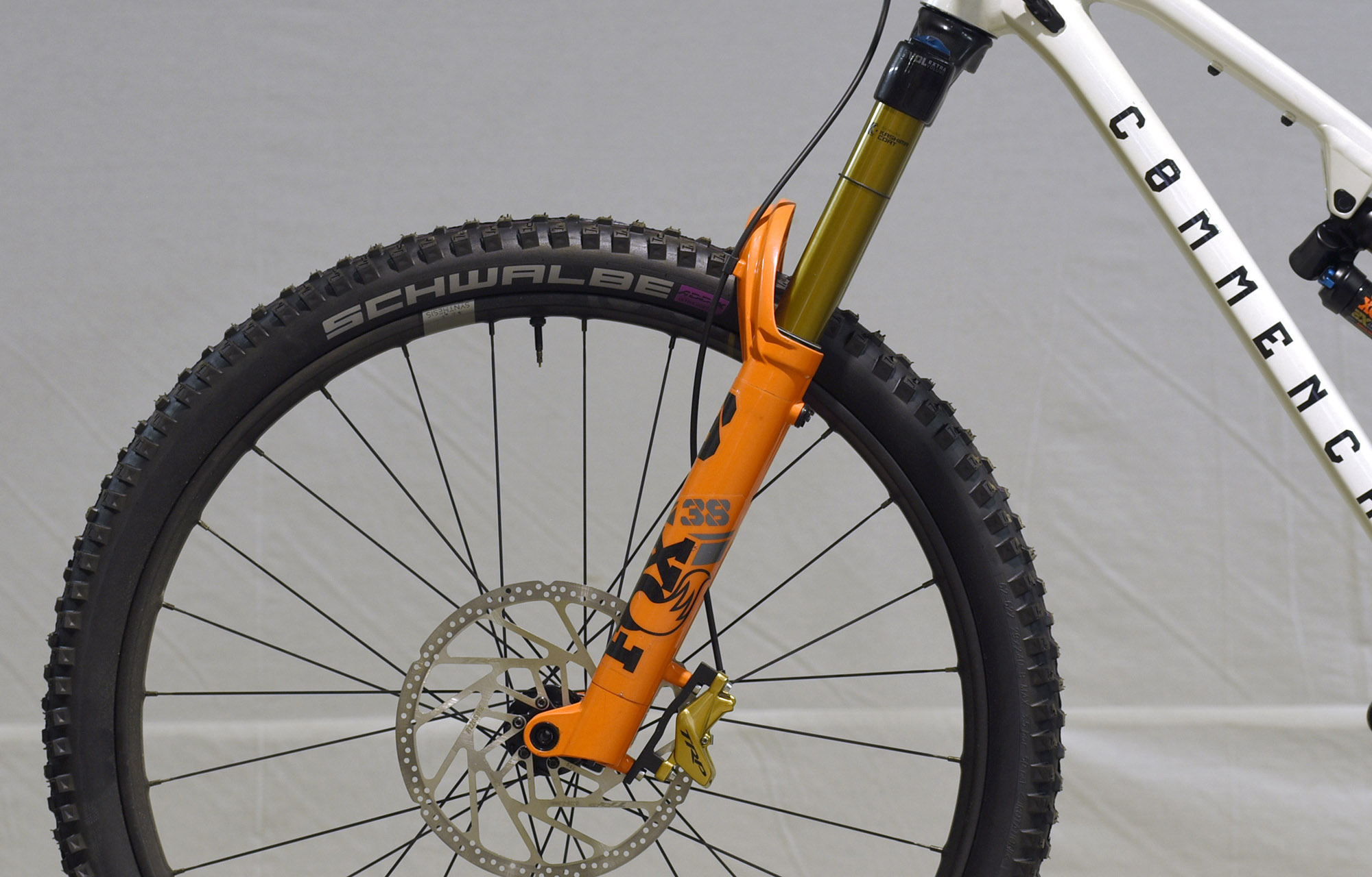 COMMENCAL META V5 CLEAR SILVER [COMMENCAL TEAM] ALC - S (24100009) image number null