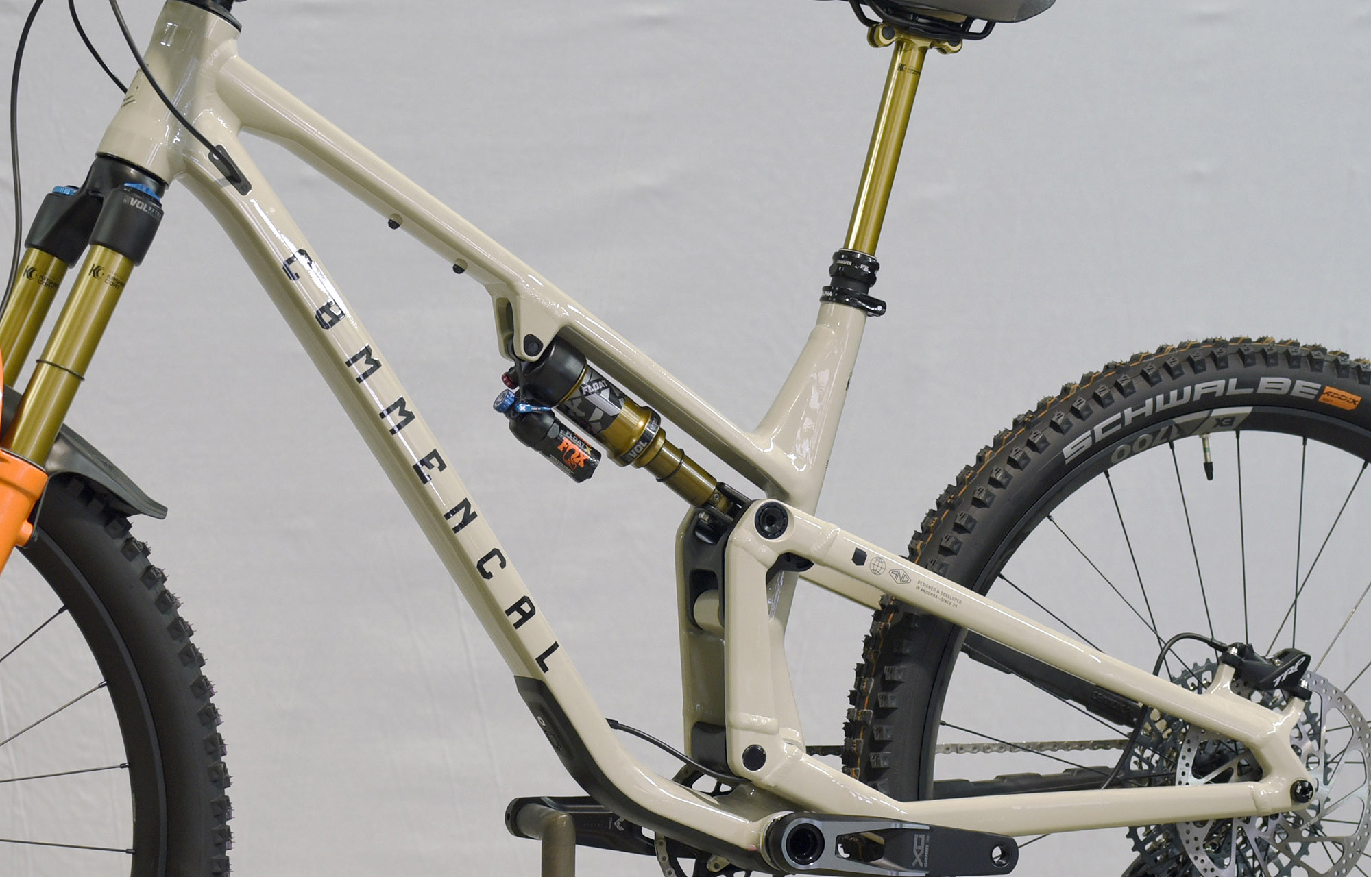 COMMENCAL META V5 T-TYPE CHALK - L (23120903) image number null