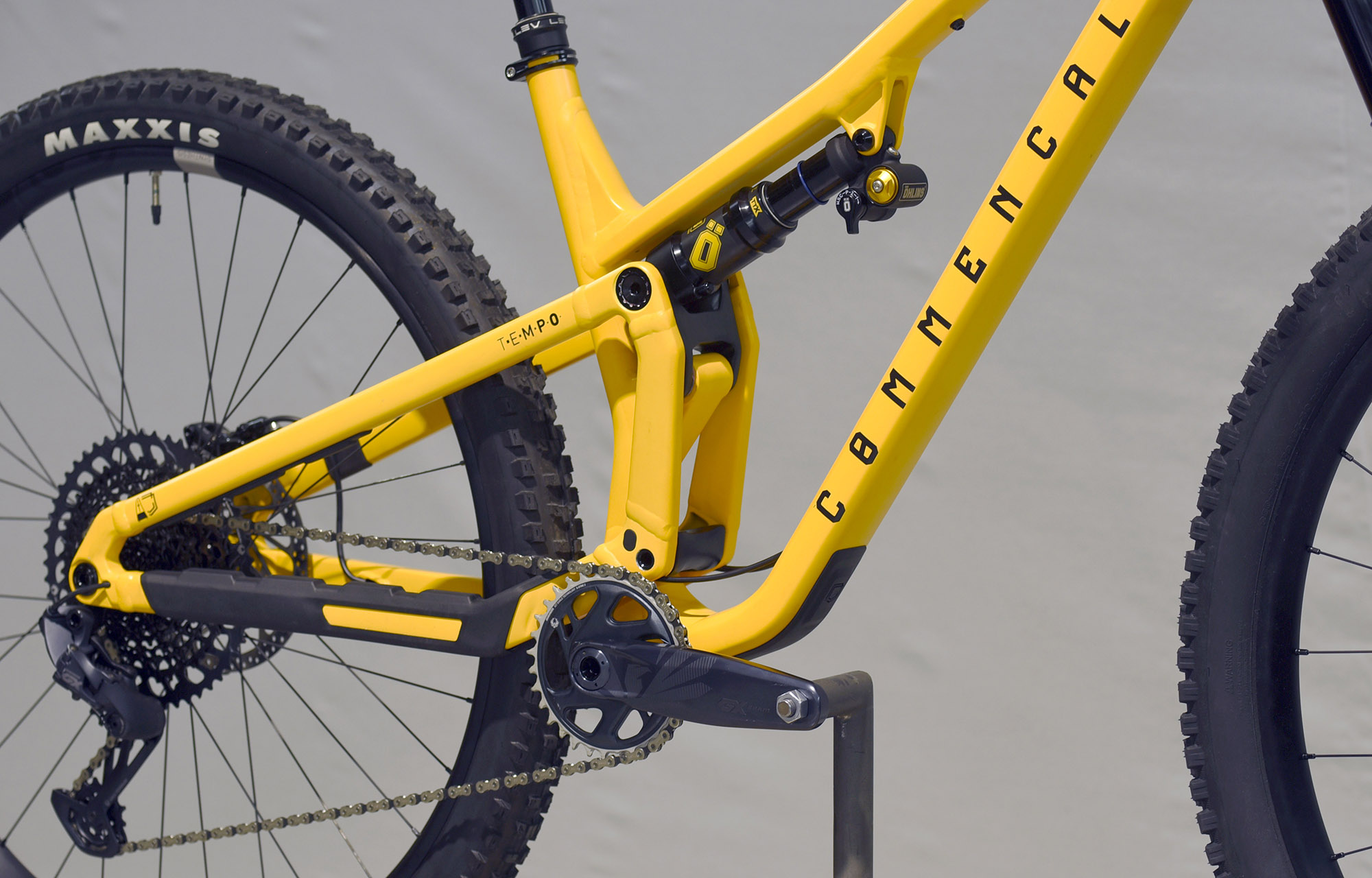 COMMENCAL TEMPO OHLINS EDITION YELLOW - M (22121102) image number null