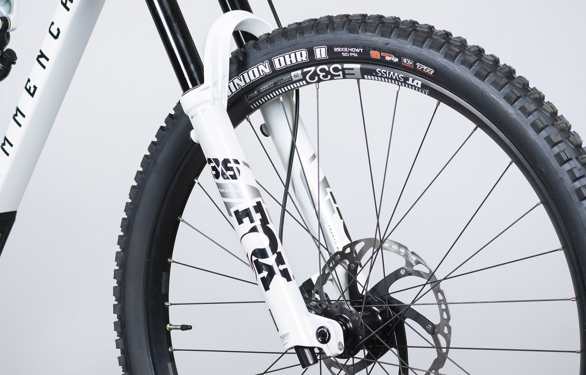 COMMENCAL META V5 ESSENTIAL PURE WHITE - M (23121202) image number null