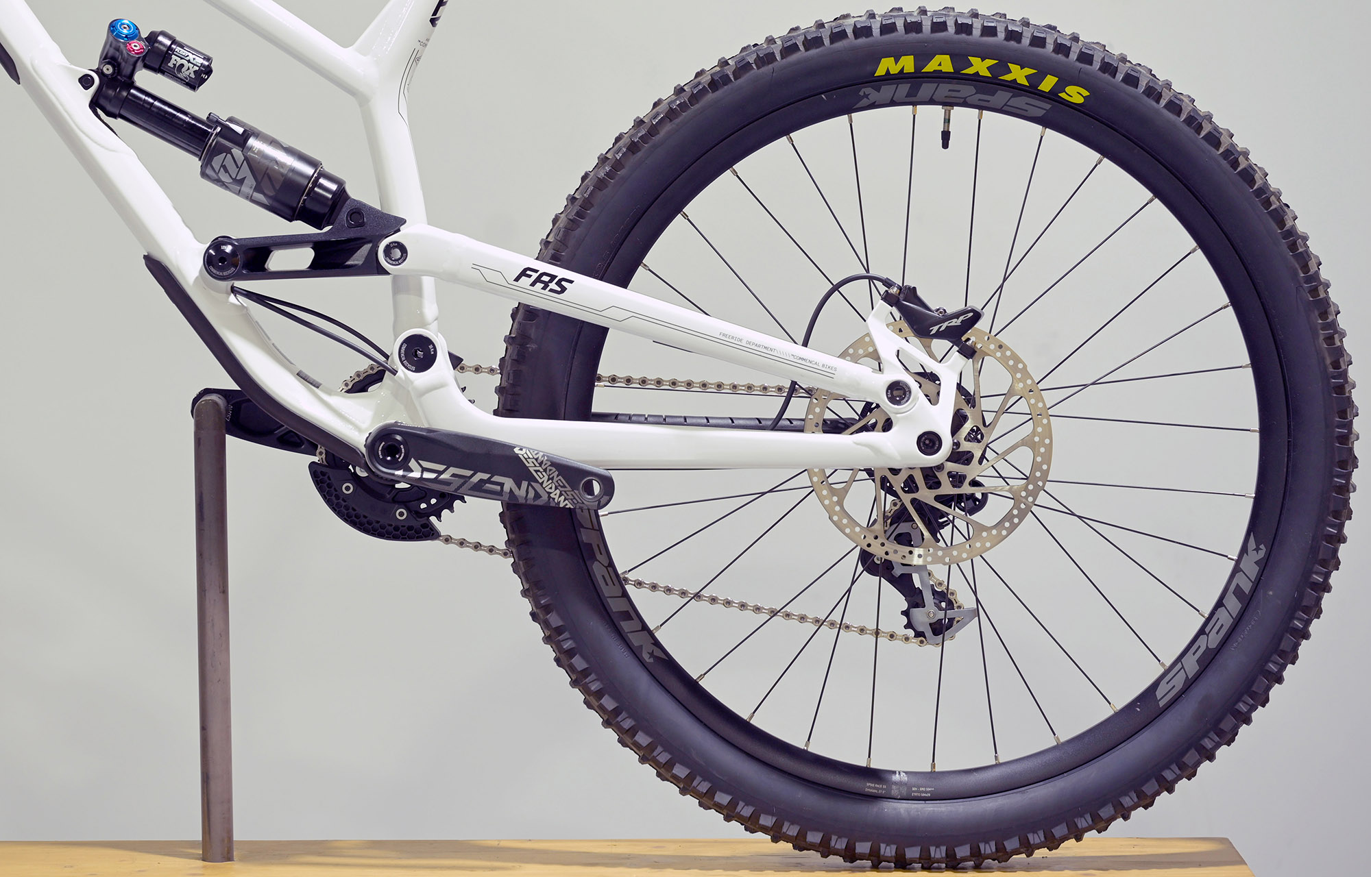 COMMENCAL FRS ESSENTIAL PURE WHITE - M (22151902) image cover number large 3