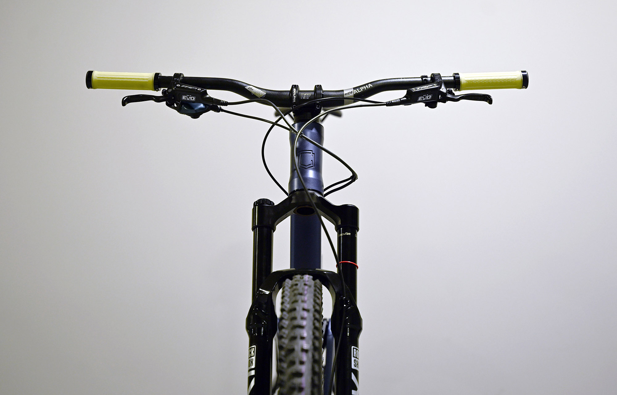COMMENCAL META V5 RACE SPARKLY BLUE - L (23121303) image cover number large 3