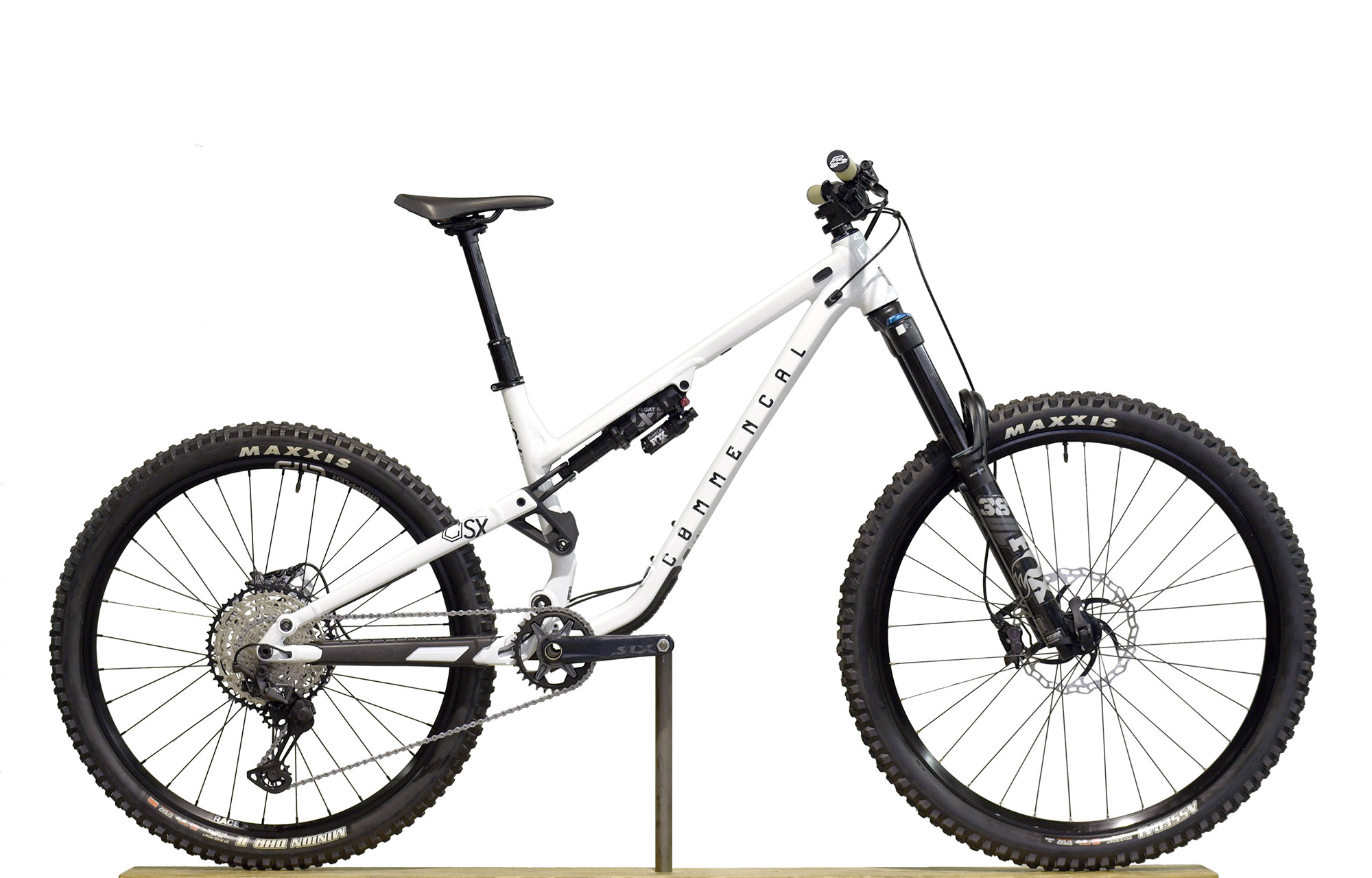 COMMENCAL META SX ESSENTIAL PURE WHITE - M (22130602) image number null