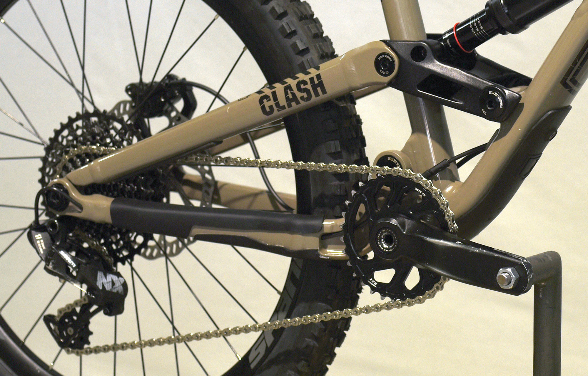 COMMENCAL CLASH 24 V1 DIRT - 24 (21175100) image number null