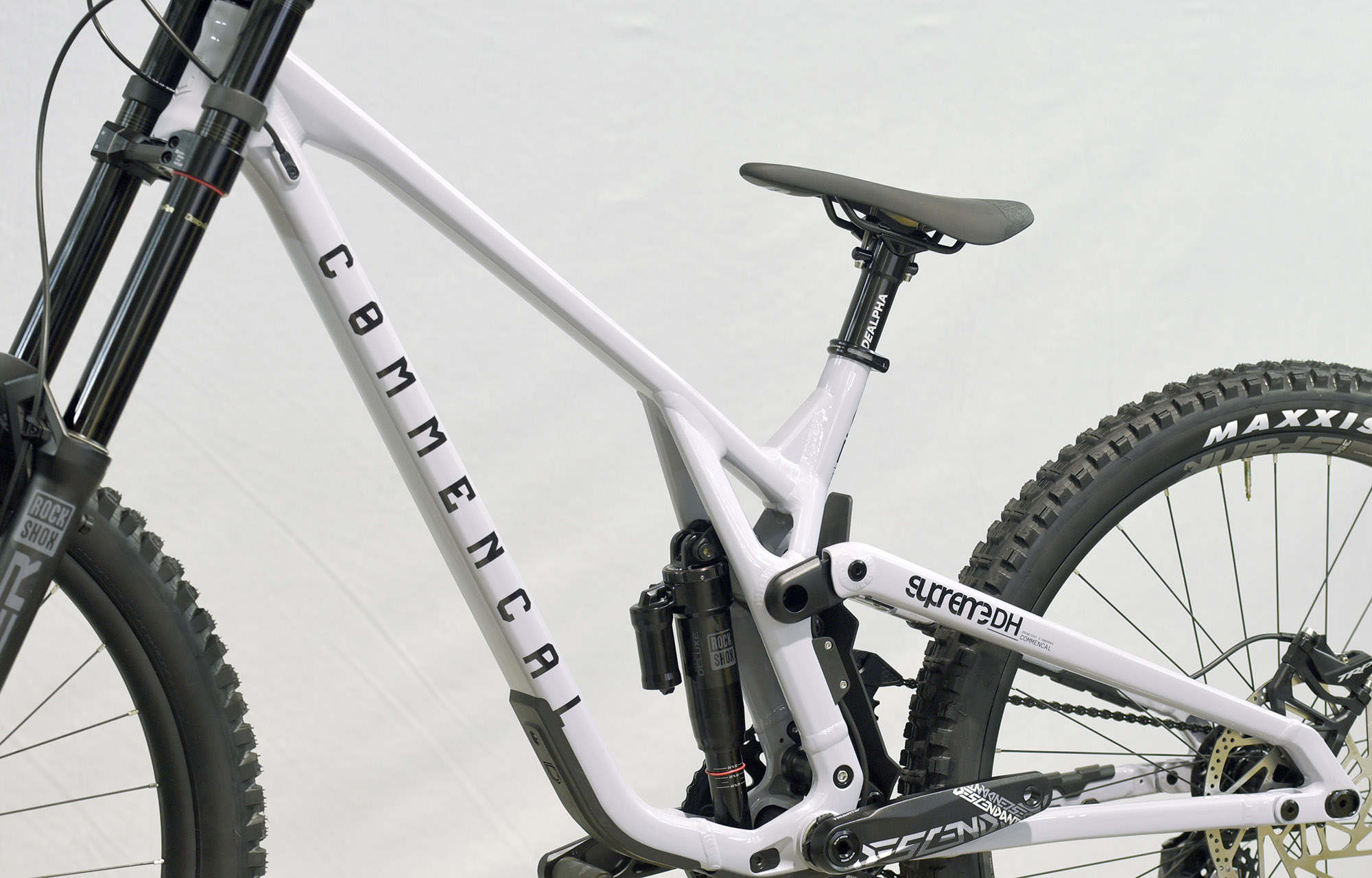 COMMENCAL SUPREME DH V5 RIDE ROCKSHOX TEAM CLOUD - M (23150802) image number null