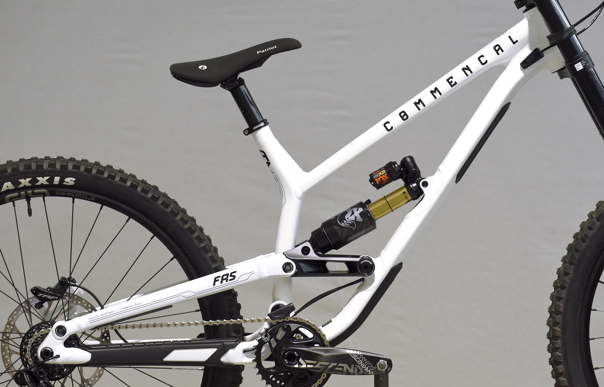 COMMENCAL FRS ESSENTIAL PURE WHITE - M (22150502) image number null