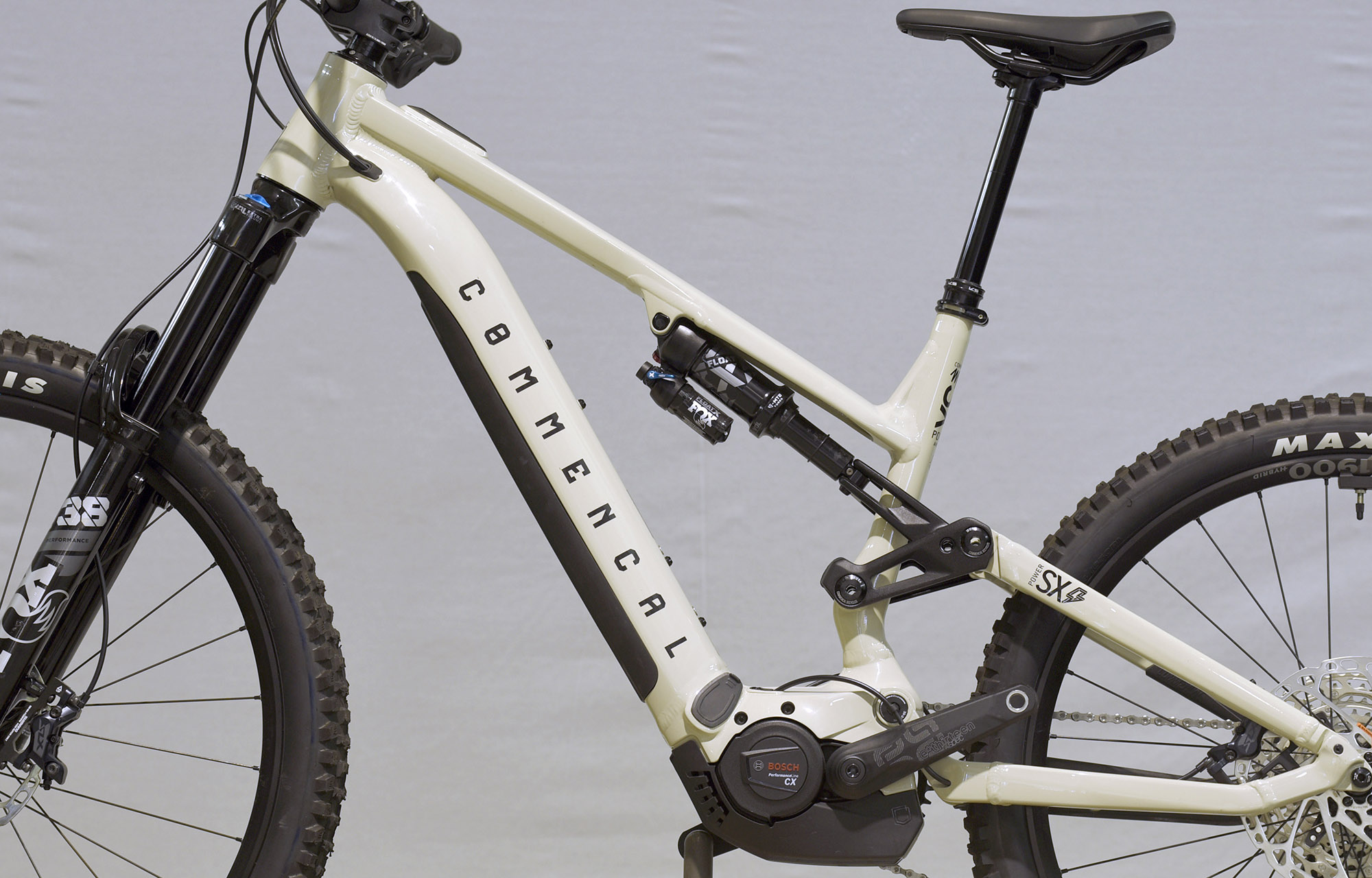 COMMENCAL META POWER SX BOSCH ESSENTIAL CHALK - L (22135903) 1 km image number null