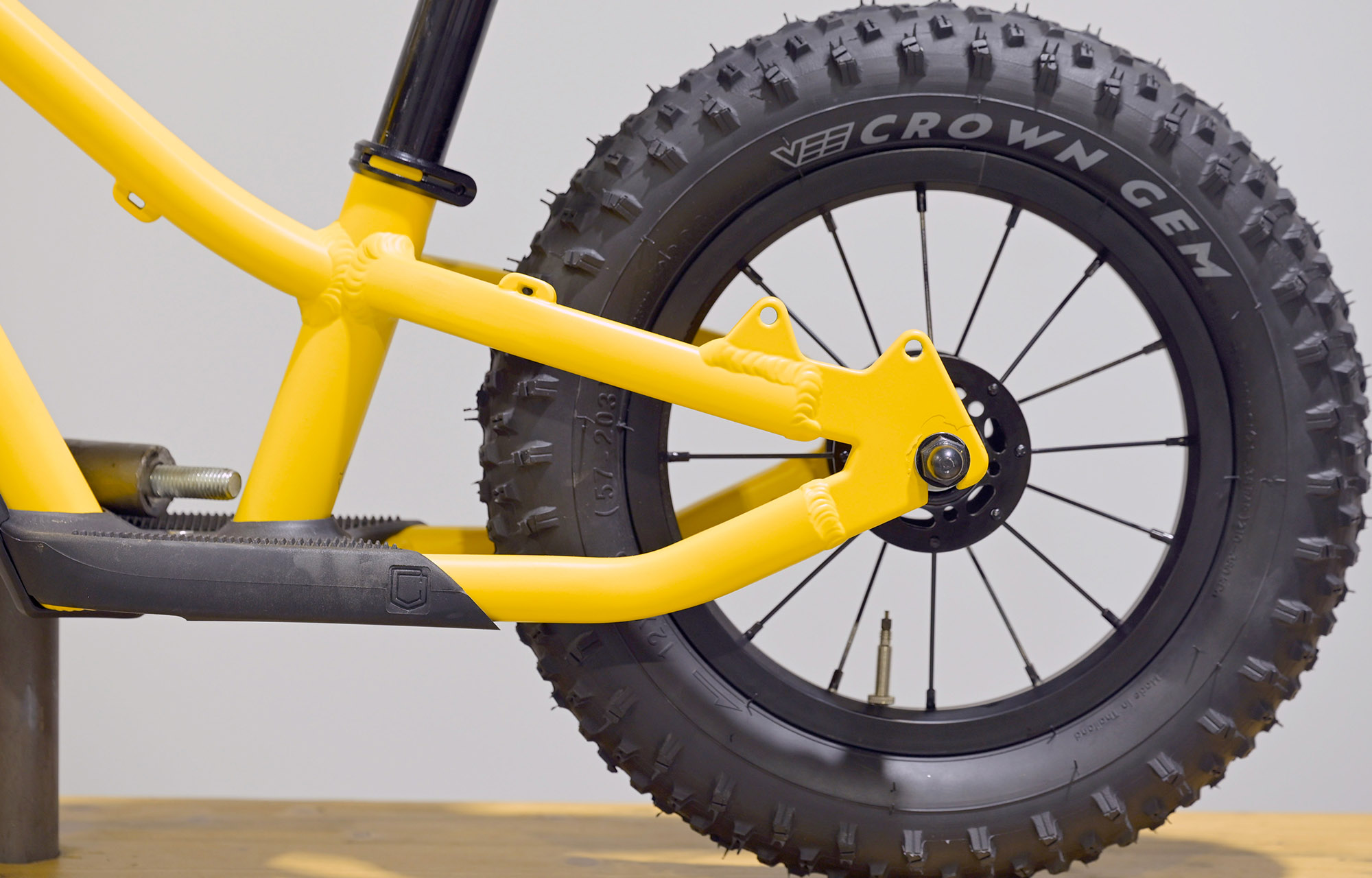 COMMENCAL RAMONES 12 PUSH BIKE OHLINS YELLOW - (23177801) image cover number large 3