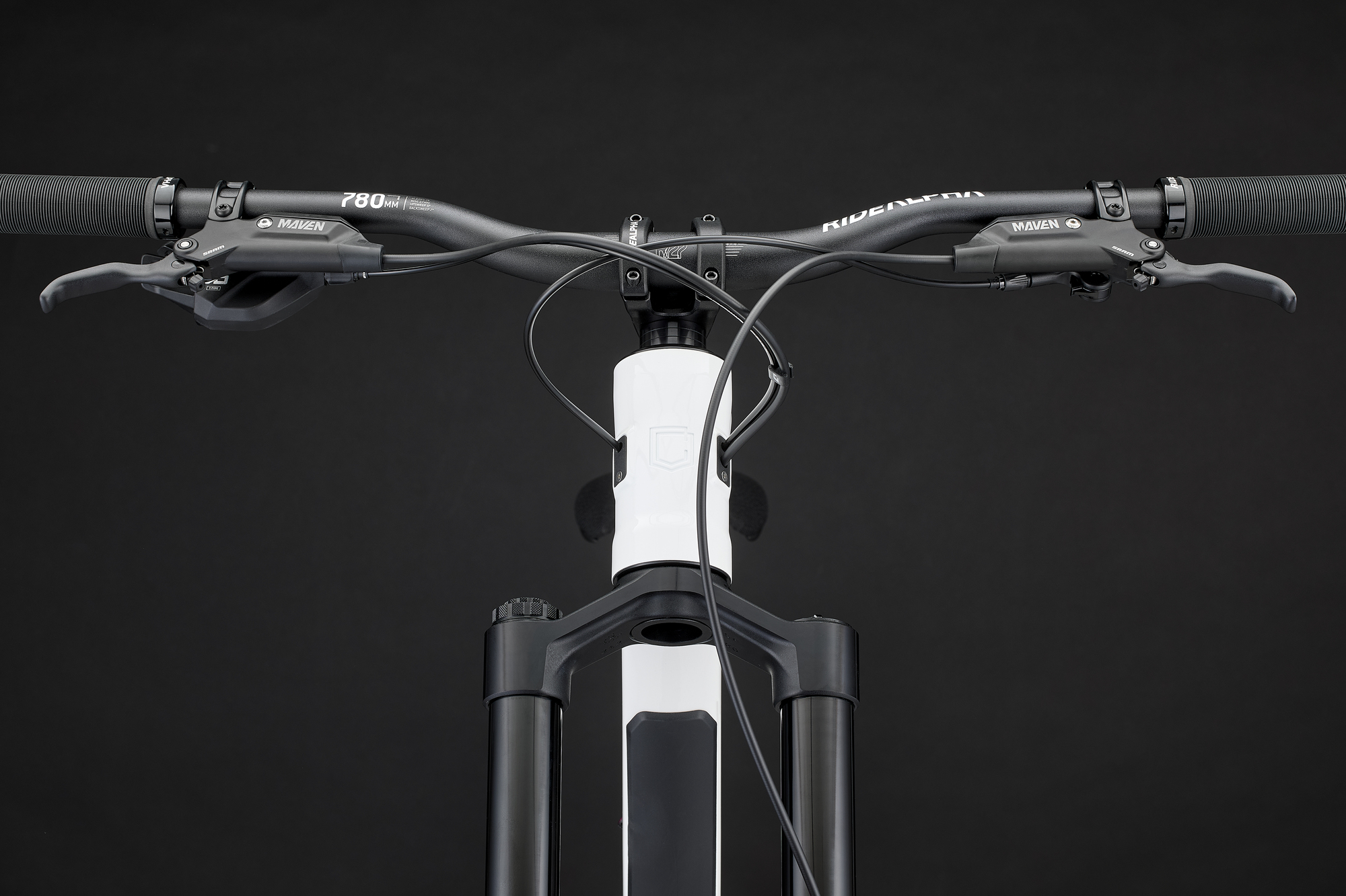 COMMENCAL CLASH V3 ROCKSHOX PURE WHITE 2027 image cover number large 4