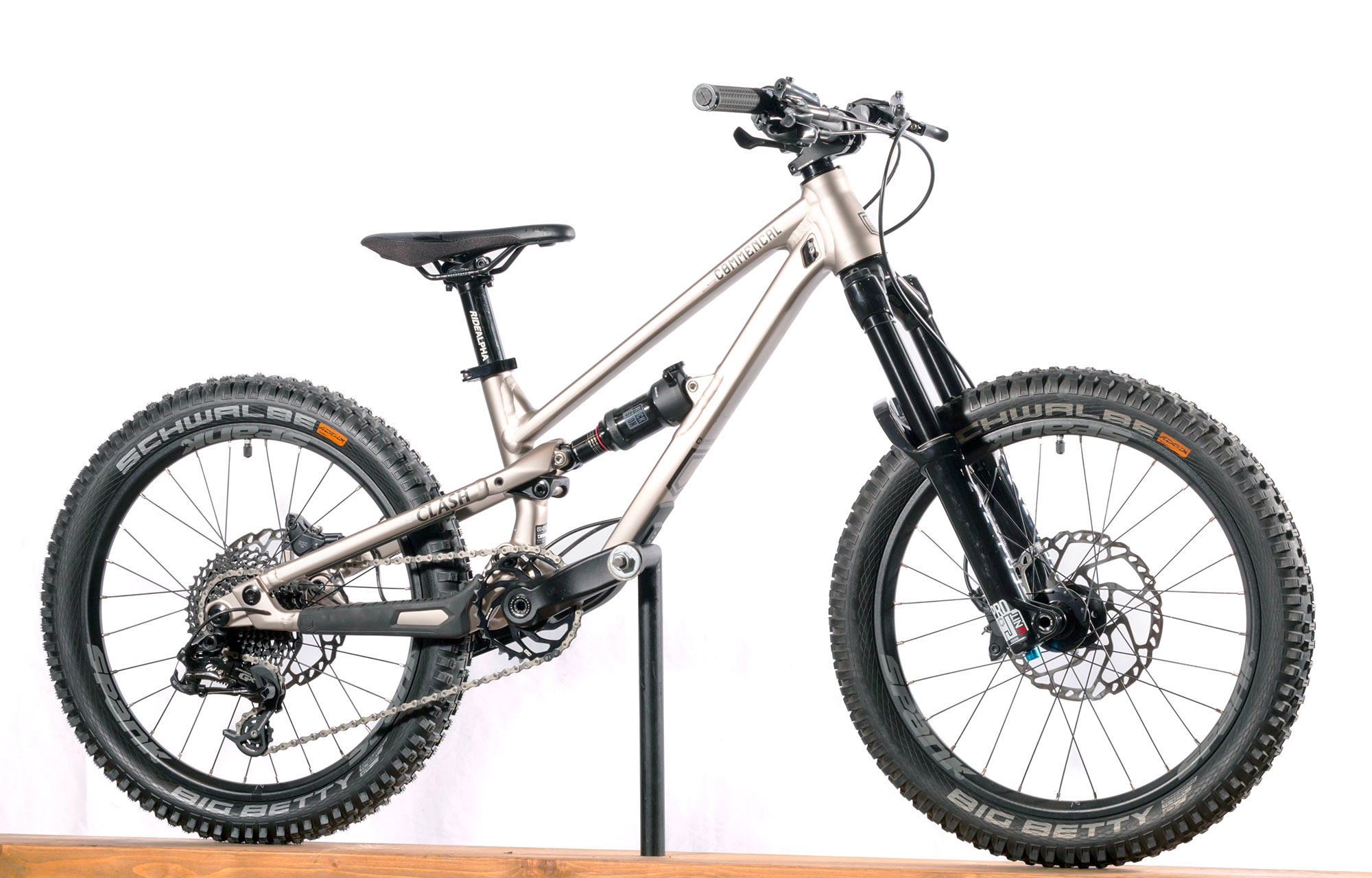 COMMENCAL CLASH 20 V2 CHAMPAGNE - 20 (22170500) image number null