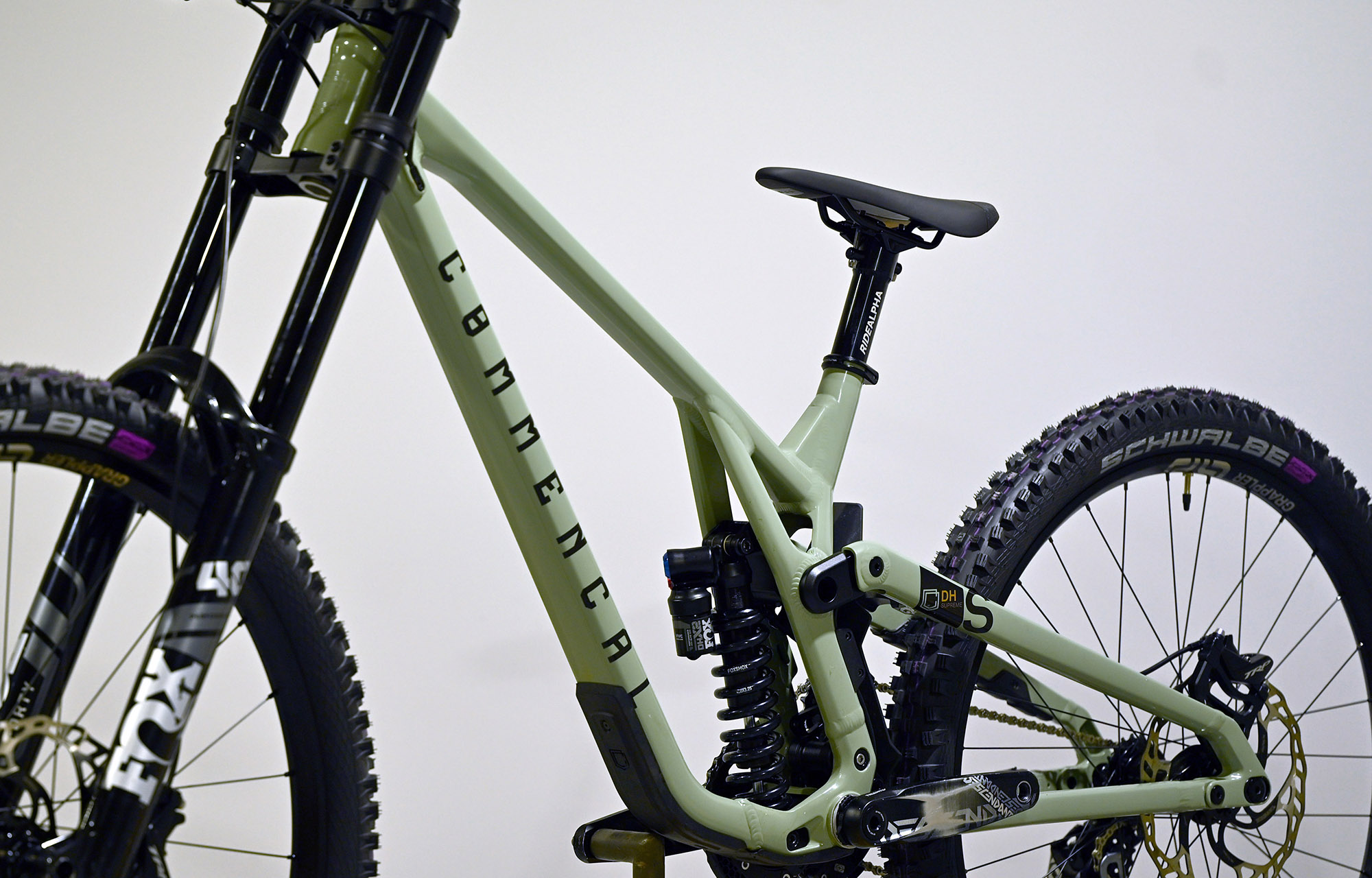 COMMENCAL SUPREME DH V5 ESSENTIAL HERITAGE GREEN - M (22150802) image cover number large 5