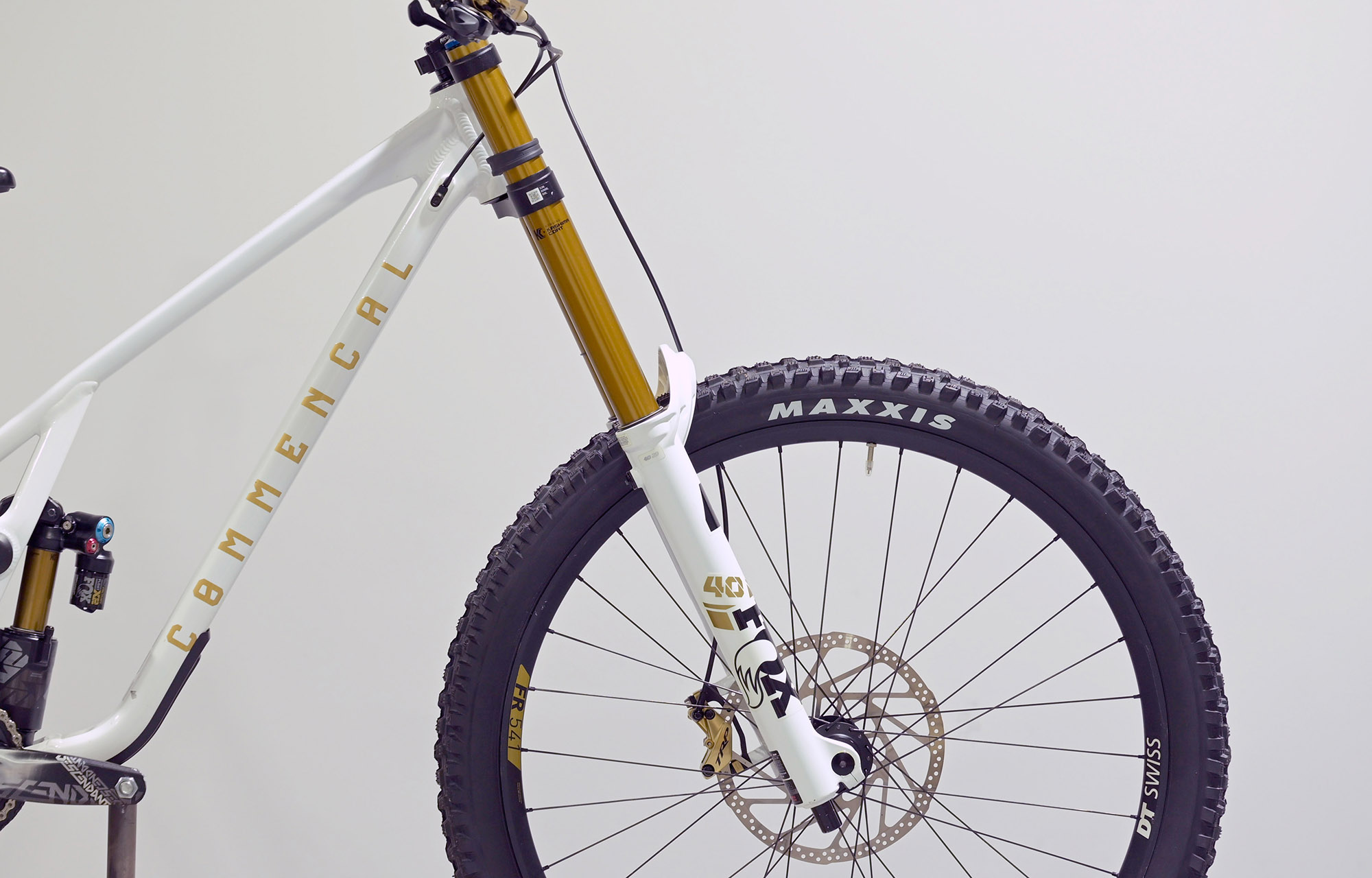 COMMENCAL SUPREME DH V5 SIGNATURE LTD PURE WHITE - M (23100055) image cover number large 1