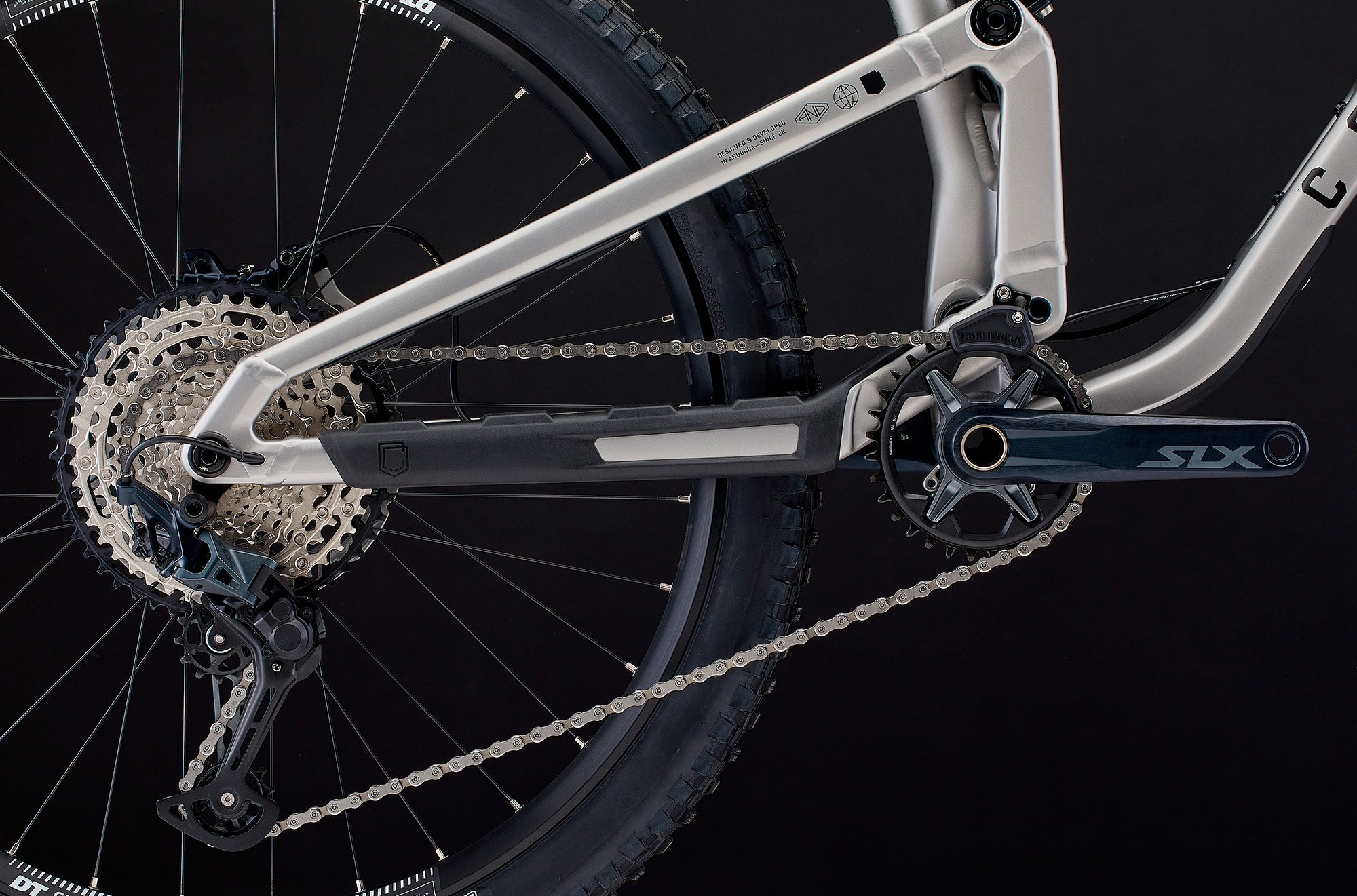 COMMENCAL META SX V5 ESSENTIAL SILVER image number null