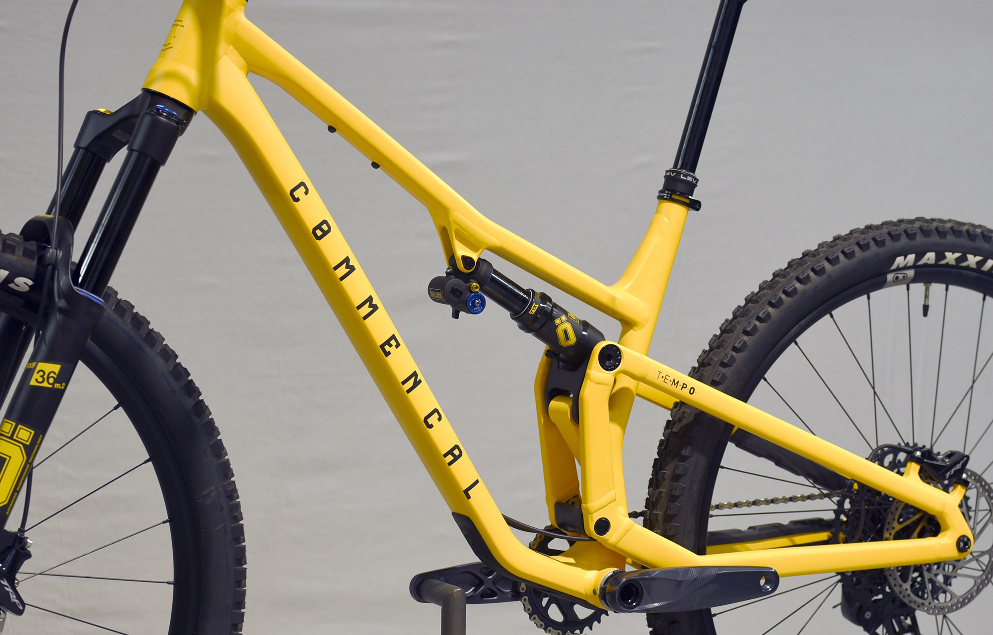 COMMENCAL T.E.M.P.O. OHLINS EDITION YELLOW - L (22121103) image number null